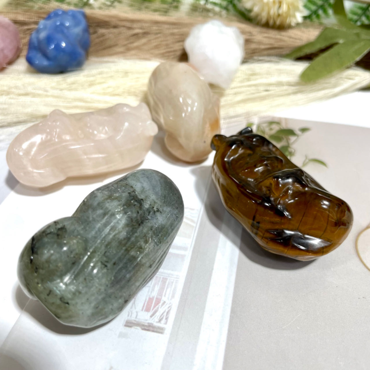8 Counts Different Material Mermaid Crystal Clear Quartz Rose Quartz Lavakite Red Obsidian Fire Quartz Amethyst Green Aventurine Healing Stone Home Decoration From IG Crystal