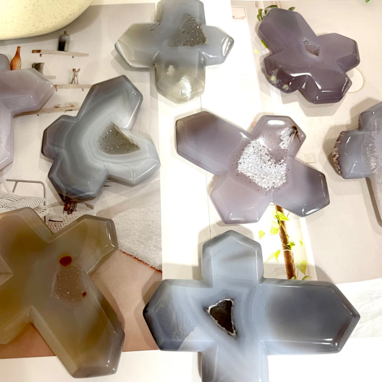 IG Crystal 4 Counts Big Crucifix Geode Agate Crystal Healing Stone Home Decoration