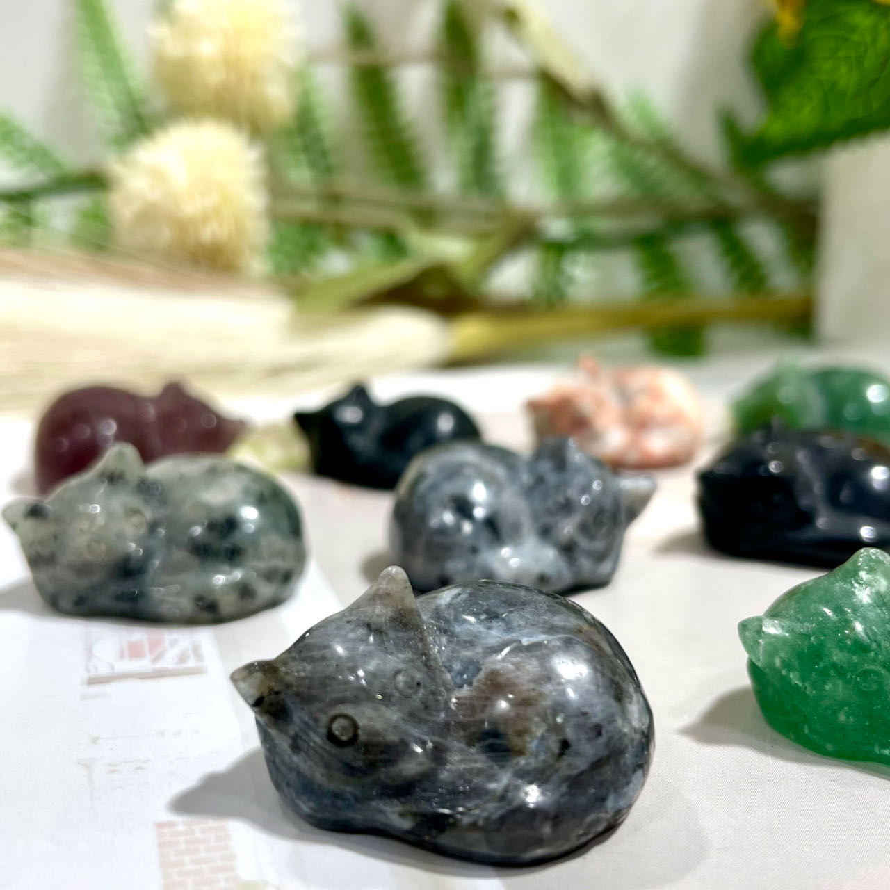 3 Counts Different Material Small Civet Crystal Lavakite Black Obsidian Strawberry Quartz Green Aventurine Healing Stone Home Decoration From IG Crystal