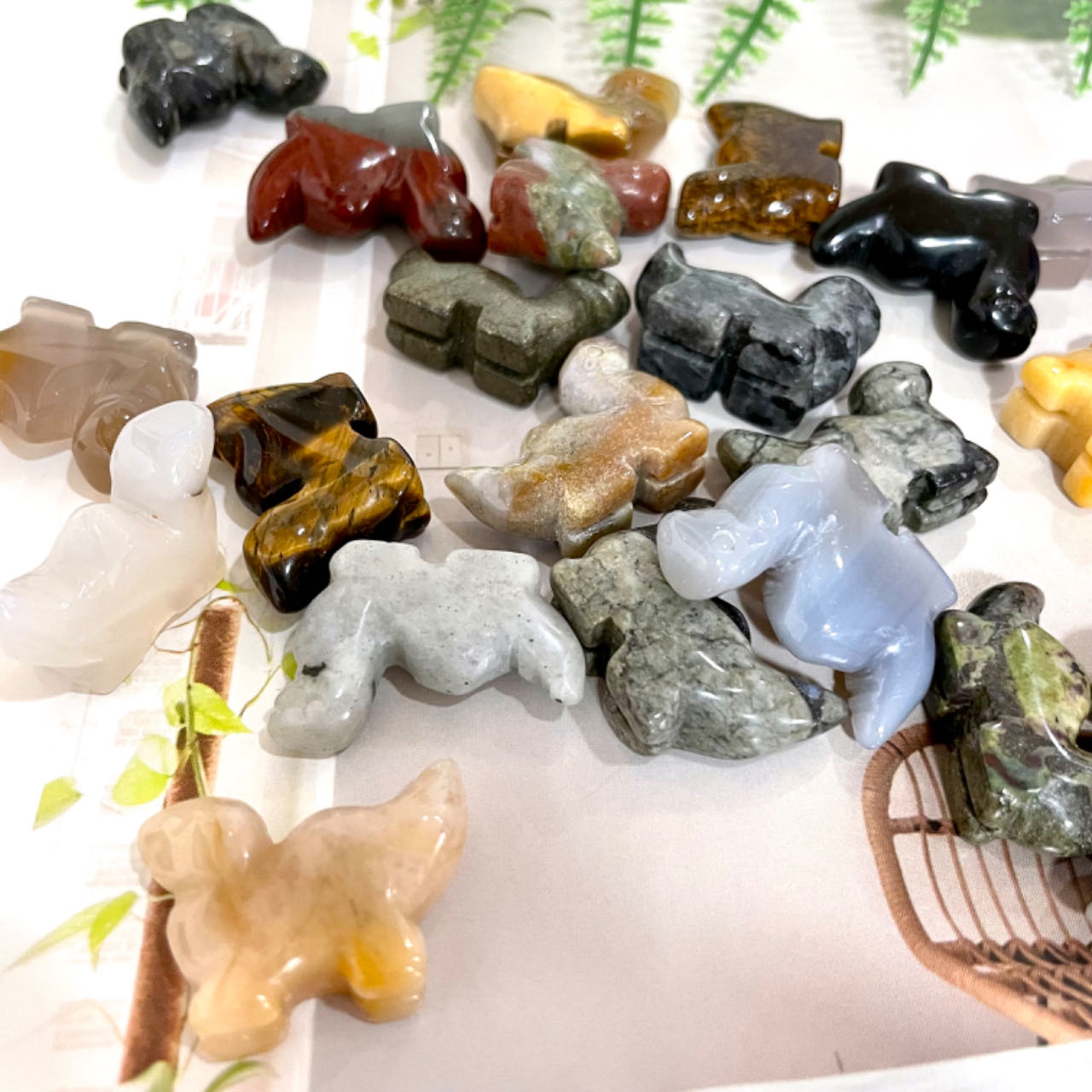 10 Counts Different Material Small Dinosaur Crystal Rose Quartz Clear Quartz Kiwi Jasper Sodalite Amethyst Opalite Unakite Healing Crystal From IG Crystal