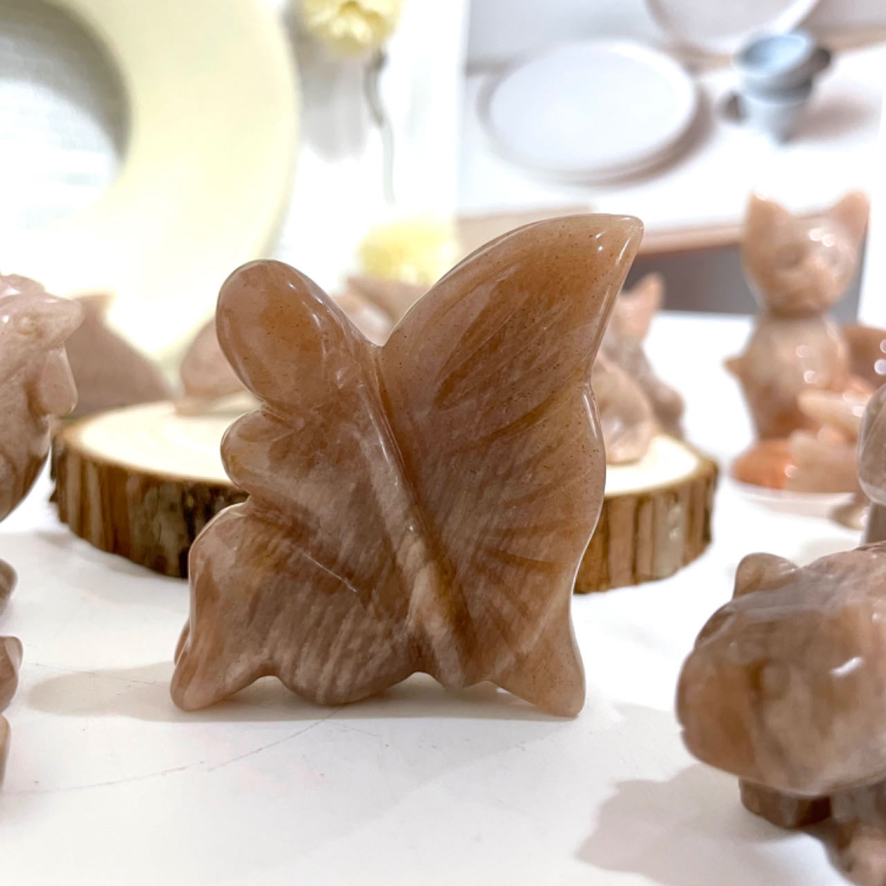 Peach Moonstone Animals Crystal Frog Wolf Flower Fairy Dog Fish Chicken Dinosaur Seal Bear Cat Dolphin Healing Stone Home Decoration From IG Crystal