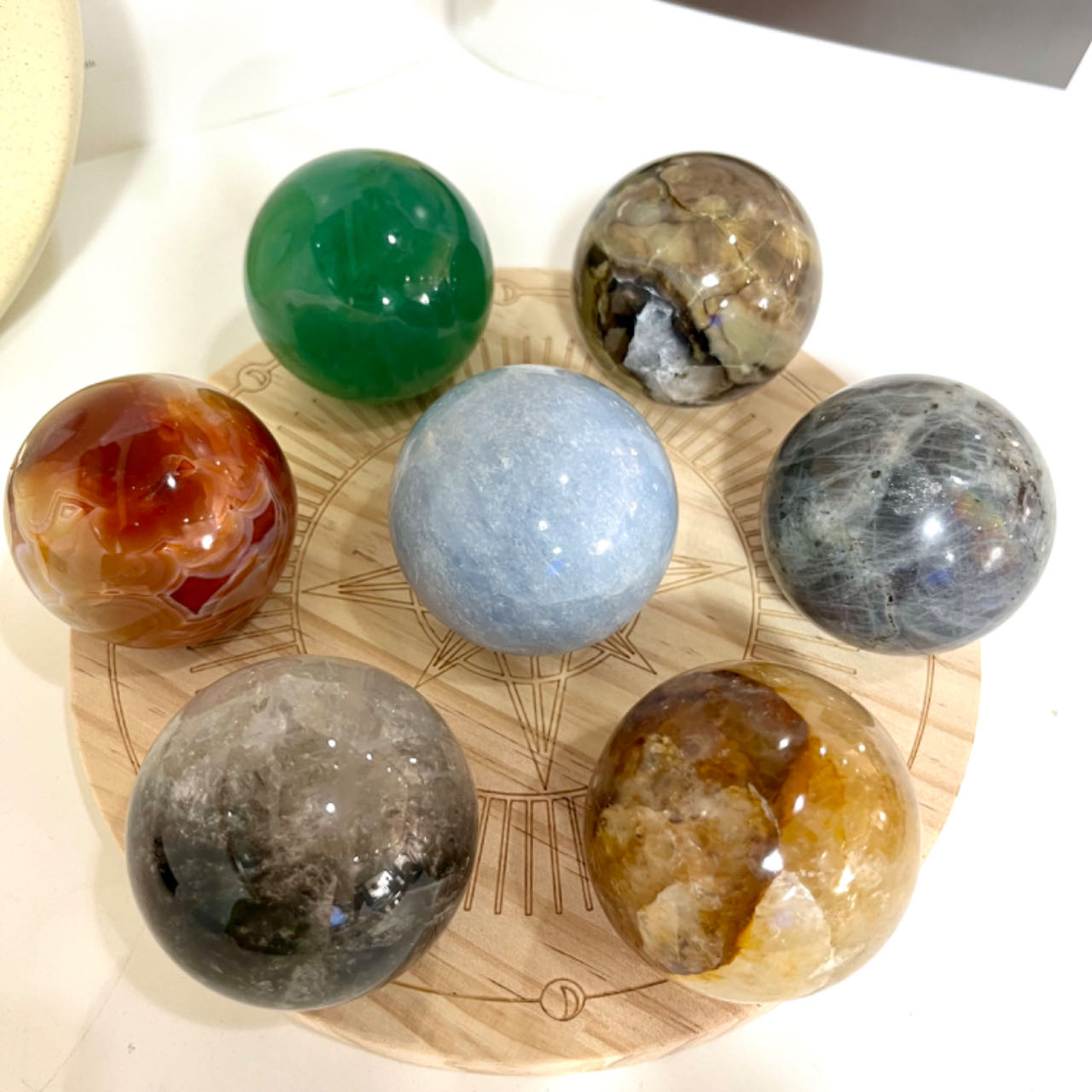 7 Colors Crystal Balls With Wood Stand Set Carnelian Volcanic Agate Green Phantom Quartz Green Fluorite Labradorite Golden Healer Blue Calcite From IG Crystal