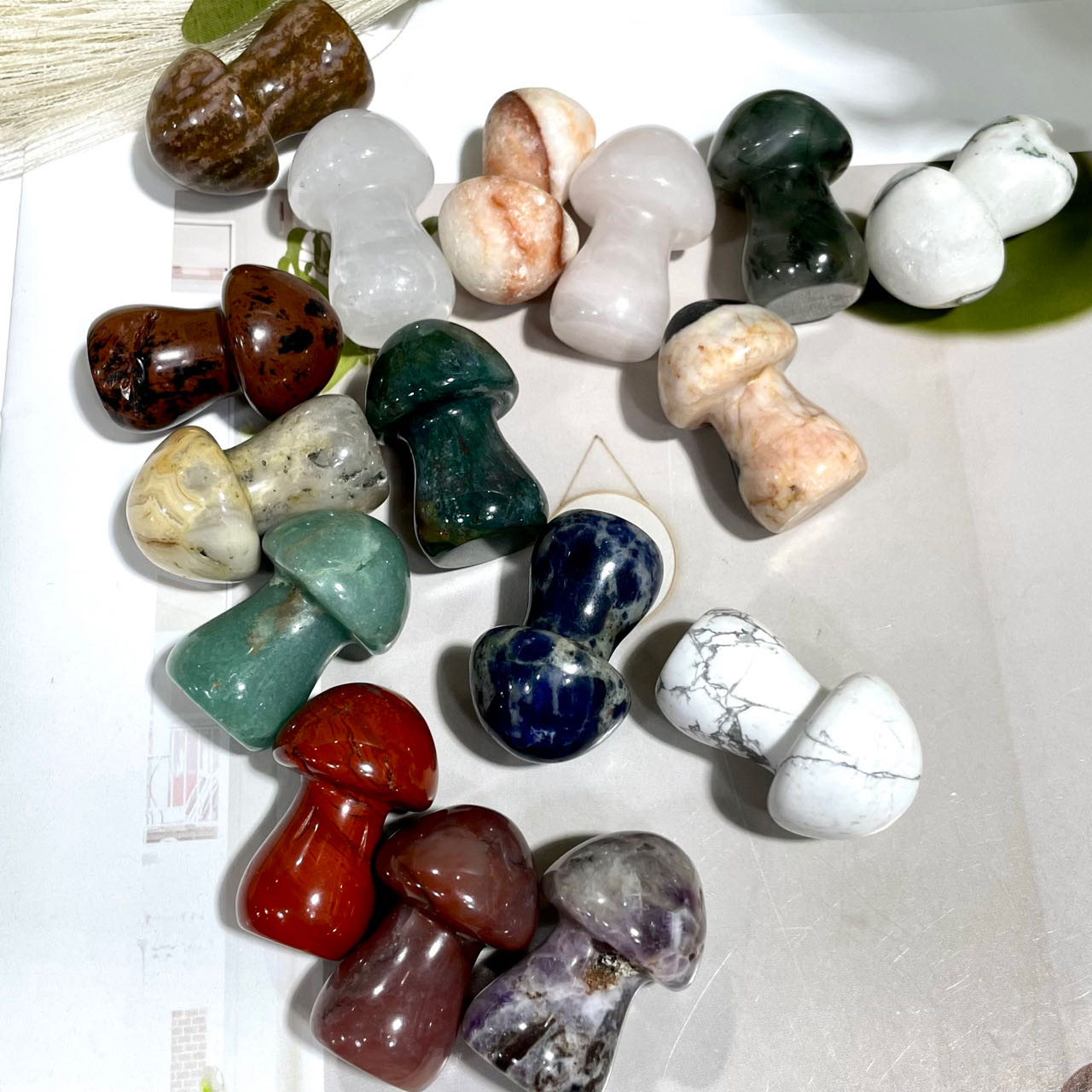 10 Counts Different Material 1.5 Inch Mushroom Crystal Clear Quartz Rose Quartz Lavakite Red Obsidian Fire Quartz Amethyst Green Aventurine Healing Stone Home Decoration From IG Crystal