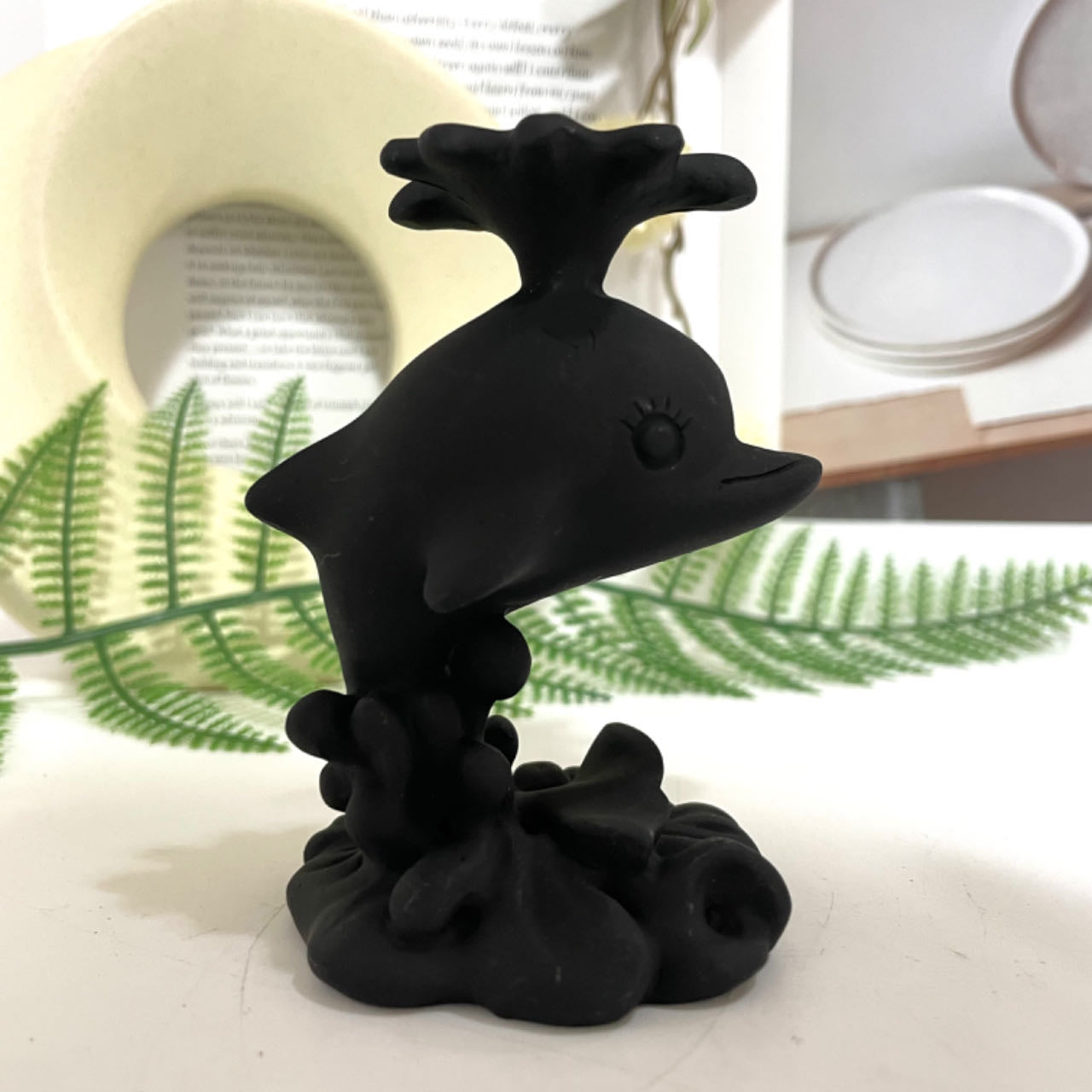 2PCS Dolphin Stand Black Blue Healing Stone Home Decoration For Crystal Ball From IG Crystal