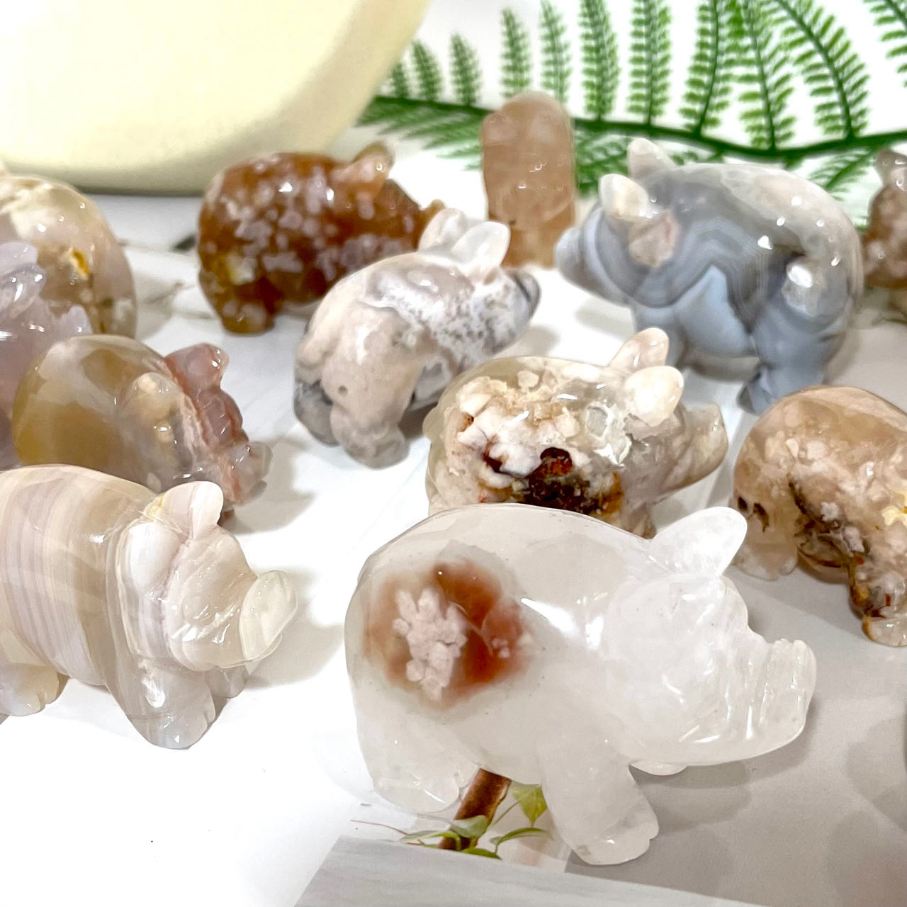 2 Counts Flower Agate Pig Crystal Healing Crystal Home Decoration From IG Crystal