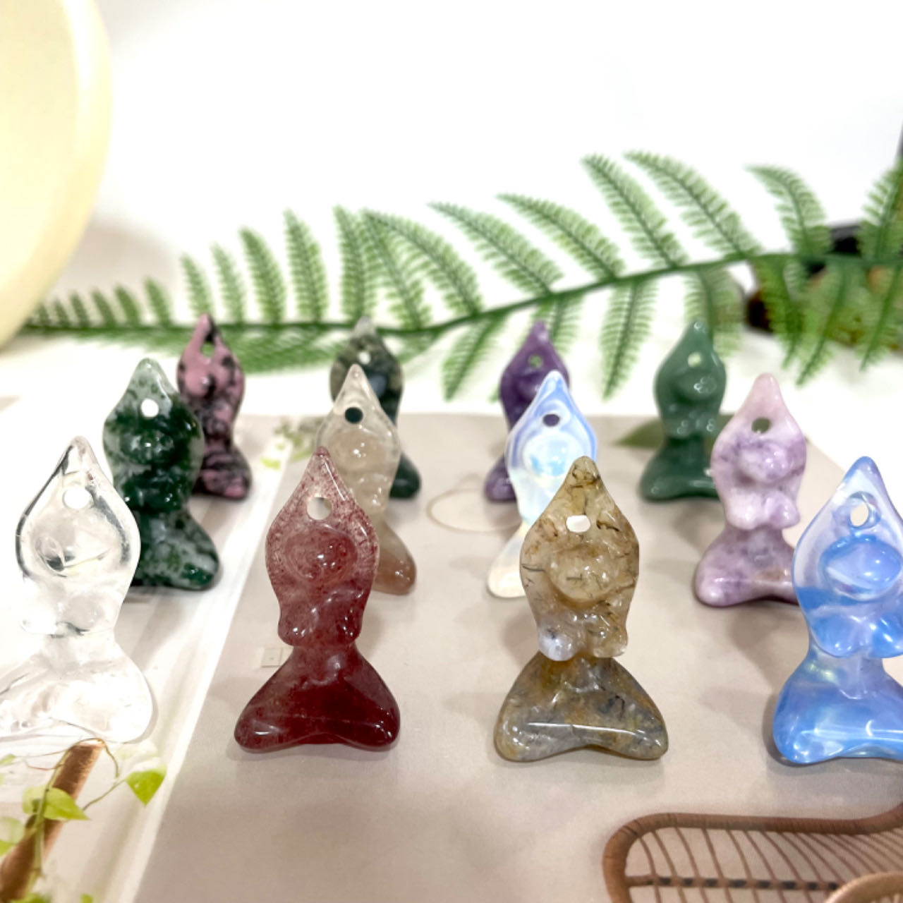 10 Counts Different Material Yoga Lady Crystal Rose Quartz Clear Quartz Kiwi Jasper Sodalite Amethyst Opalite Unakite Healing Crystal From IG Crystal