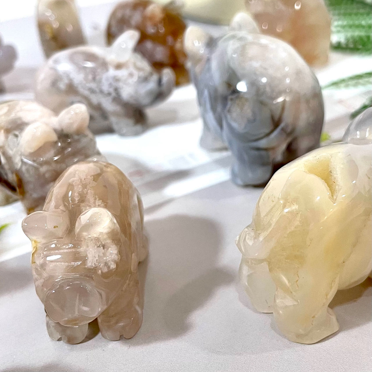2 Counts Flower Agate Pig Crystal Healing Crystal Home Decoration From IG Crystal