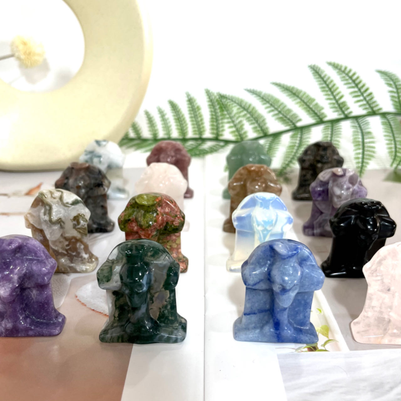 Different Material 4CM Gravestone Crystal 8 Counts Rose Quartz Clear Quartz Yellow Tiger Eye Amethyst Sodalite Green Aventurine Rohdnite Kiwi Jasper Healing Crystal Home Decoration From IG Crystal