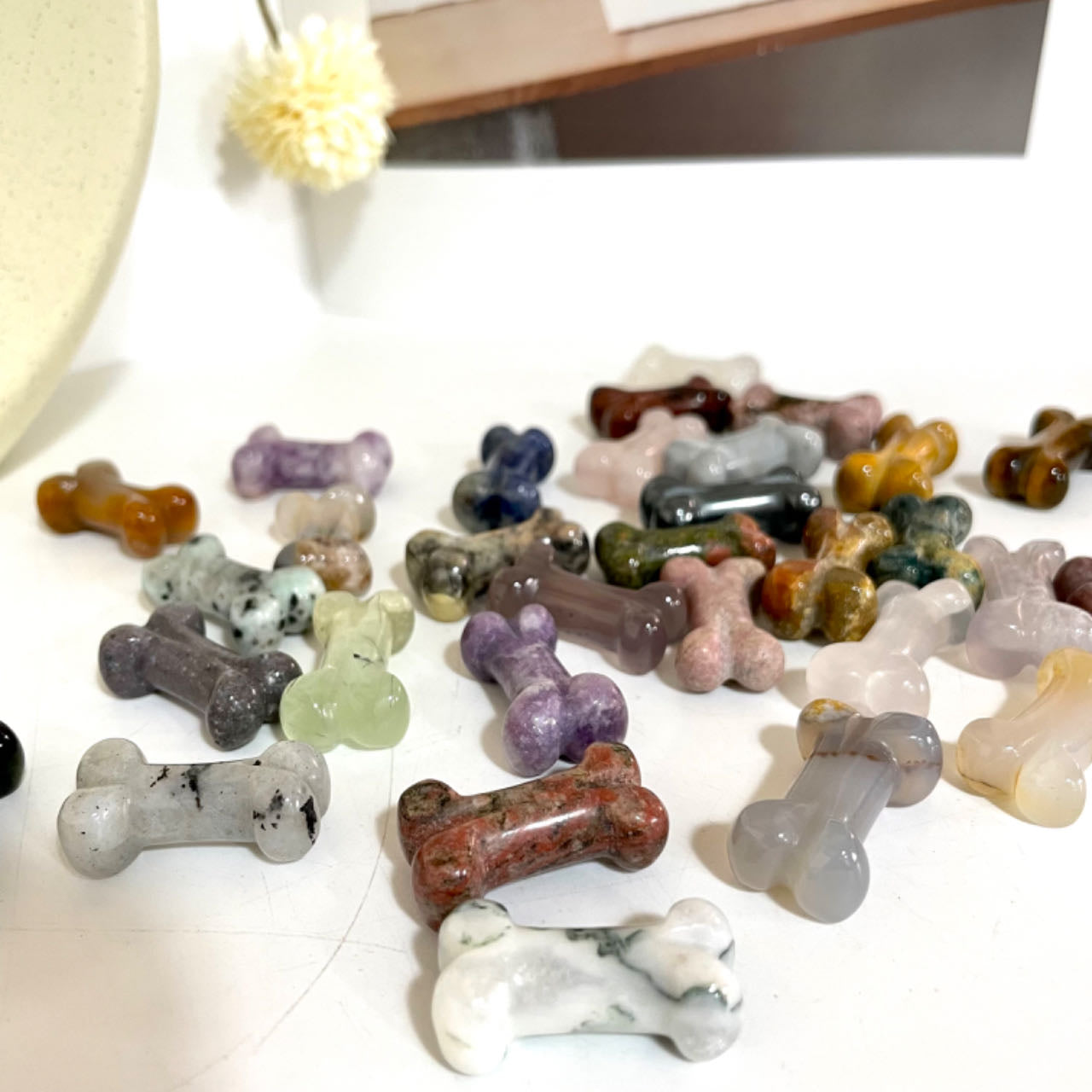 Dog Bone Crystals 10 Counts Carving Healing Stone Home decoration From IG Crystal
