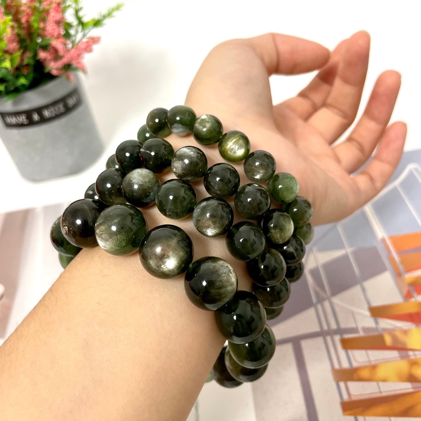 Deep Green Mica Crystal Bracelets 15mm 12mm 11mm 10mm Natural Crystals Healing Crystals Bracelet for Women and Men Teens Crystal Jewelry Shop Pretty Crystals From IG Crystal