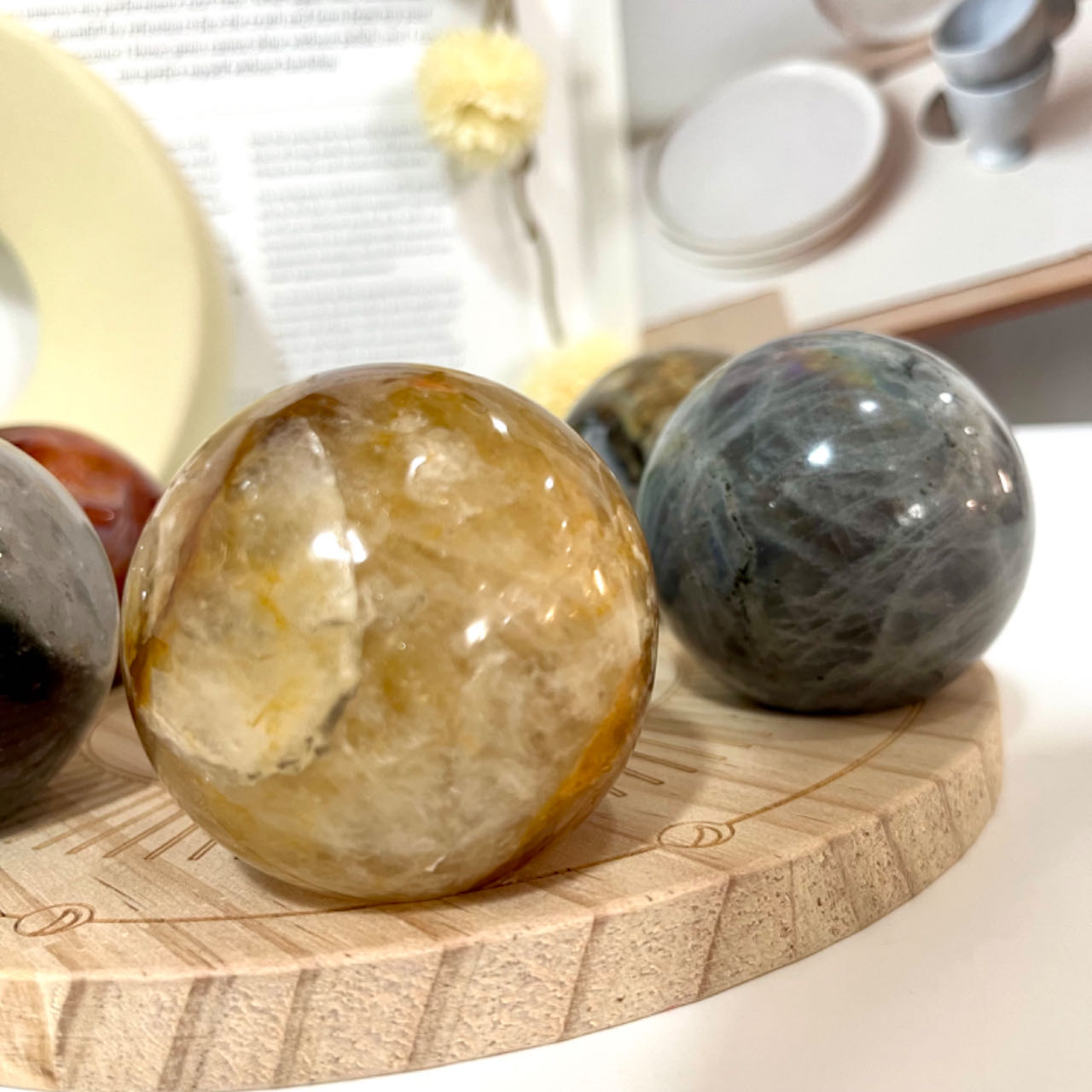 7 Colors Crystal Balls With Wood Stand Set Carnelian Volcanic Agate Green Phantom Quartz Green Fluorite Labradorite Golden Healer Blue Calcite From IG Crystal