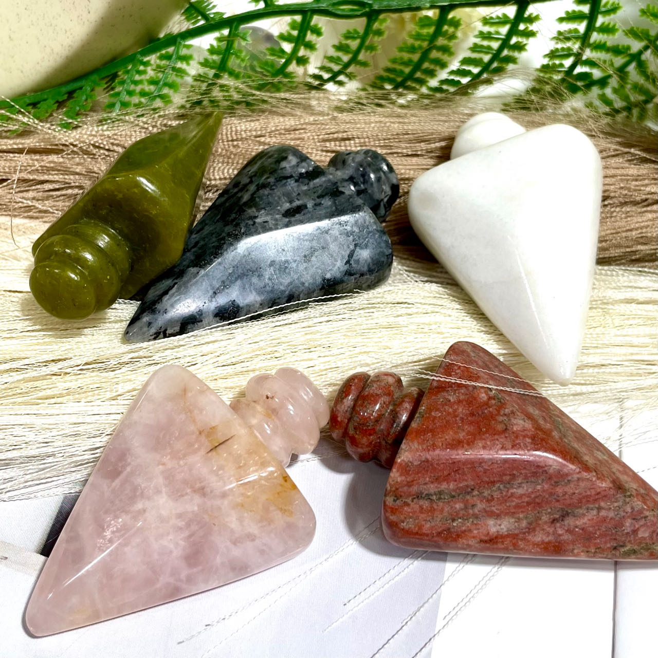 3 Counts Different Material Perfume Bottle Necklace Rose Quartz Lavakite Red Obsidian Healing Stone Home Decoration From IG Crystal
