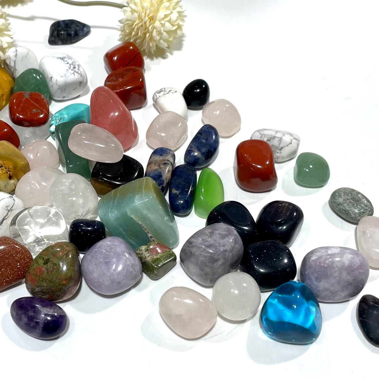 800g Different Materials Crystal Stone Irregular Stone Clear Quartz Amethyst Opalite Tiger Eyes Green Aventurine Moonkaite Jasper Healing Stone Home Decoration From IG Crystal