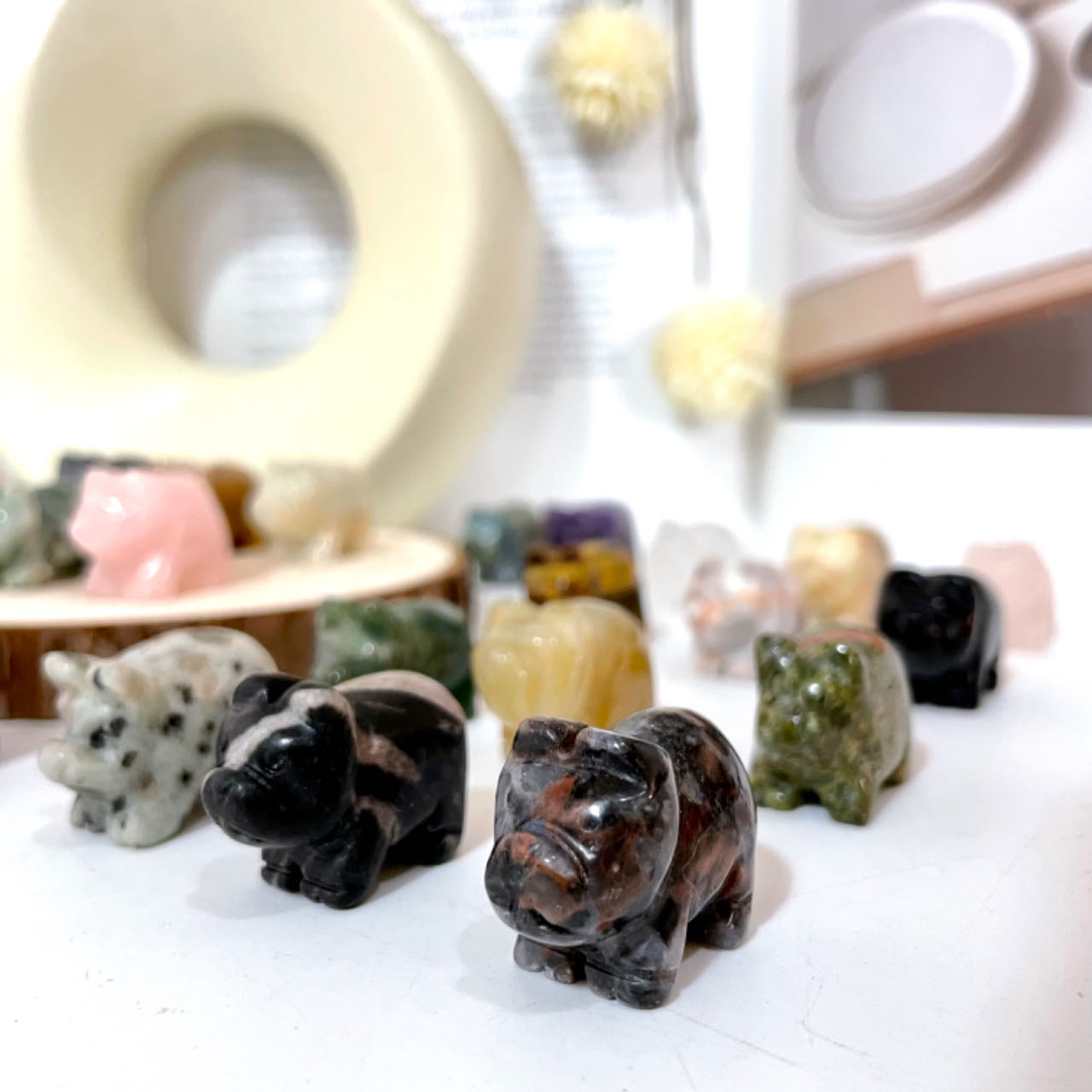 10 Counts Small Pigs Crystal 3cm Different Stones Healing Stone Home Decoration From IG Crystal