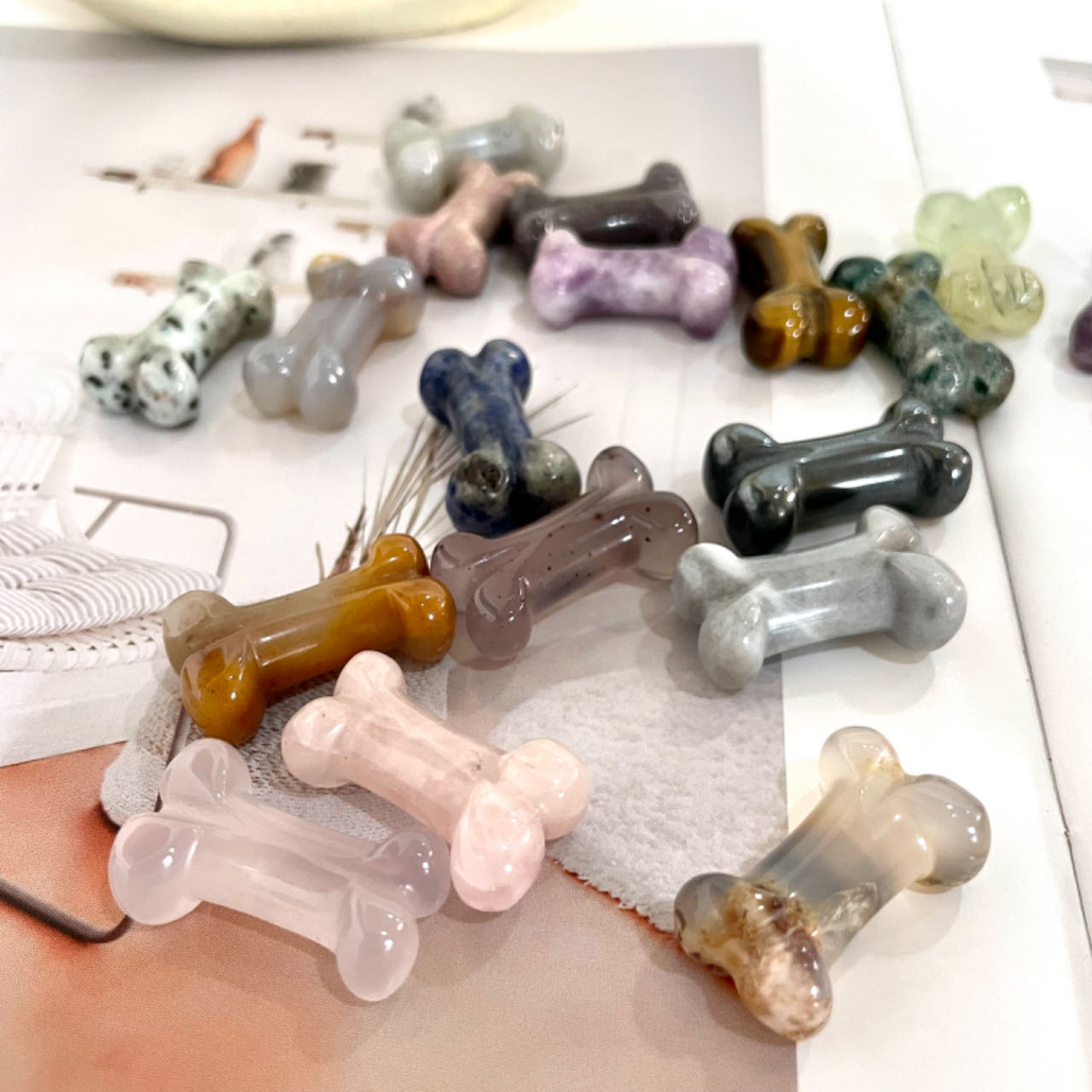Dog Bone Crystals 10 Counts Carving Healing Stone Home decoration From IG Crystal