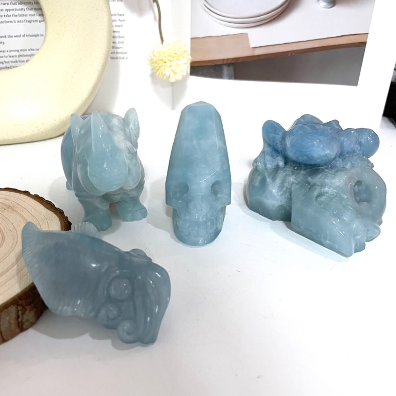 Aquamarine Animals Crystal Rhinoceros Skull And Frog Octopus Skull Healing Stone Home Decoration Stochastic 1PCS From IG Crystal