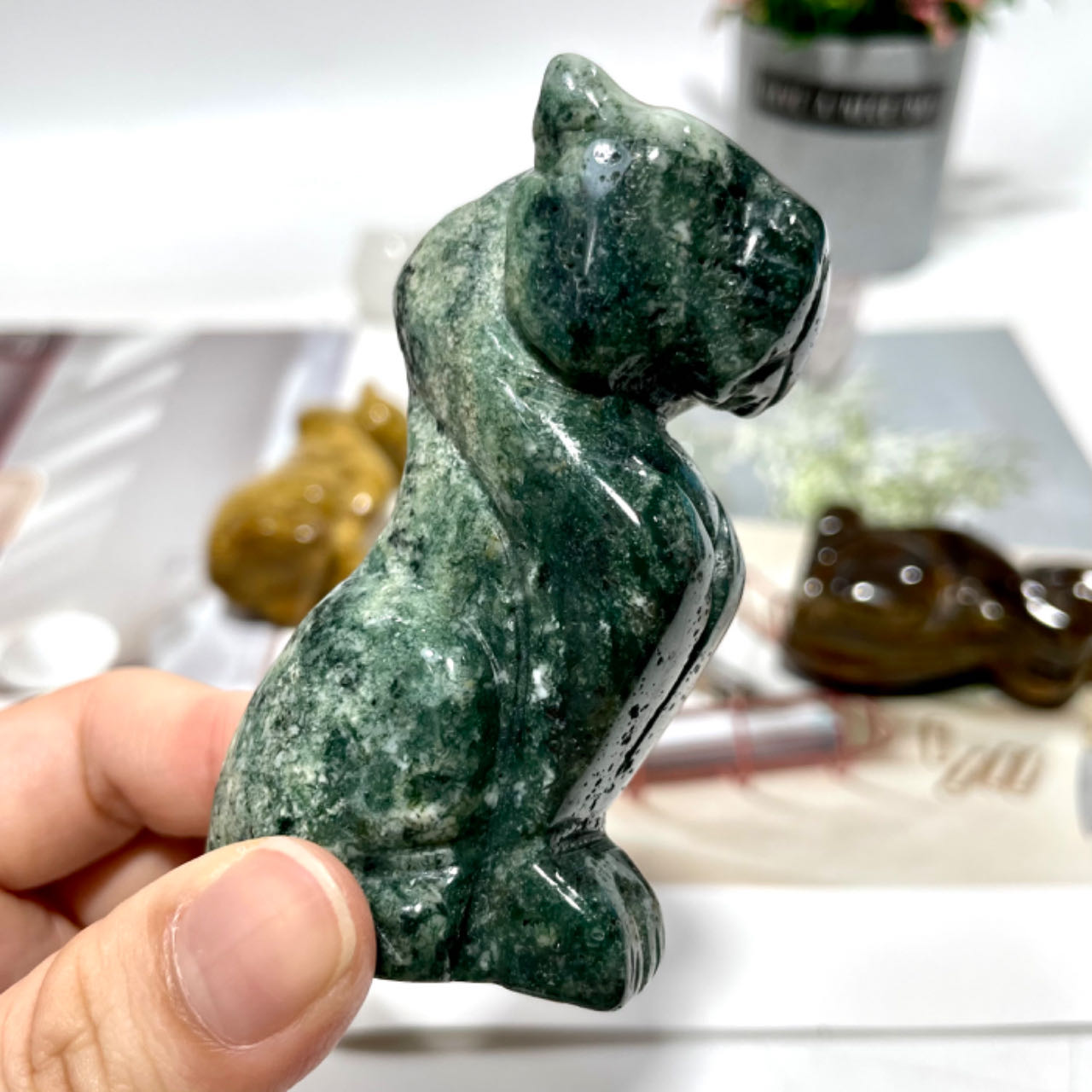 2 Counts Different Materials Leopard Crystal Carvings 3 Inches Ocean Jasper Yellow Tiger Eyes Fluorite Healing Stone Home Decoration From IG Crystal