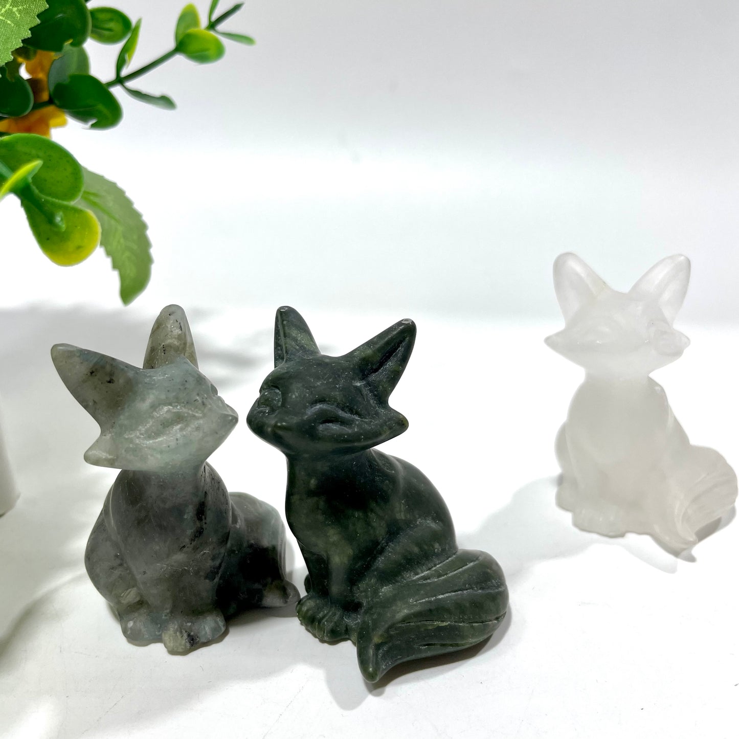 3 Counts Different Materials Fox Crystal Carving Healing Stones Natural Stone Chakra Balancing Reiki Home Office Decor From IG Crystal