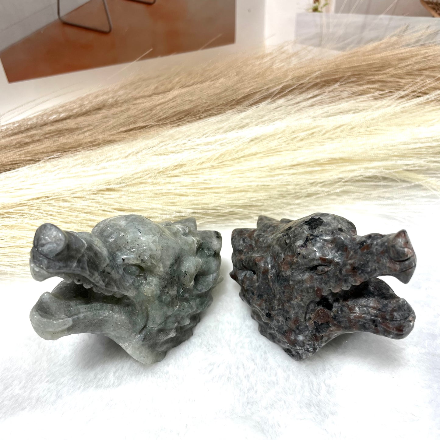 1 Count Labradorite Yooperlite Wolf Head Skull Crystal Carving Natural Stone Gem Mining Chakra Balancing Reiki Healing Crystal Mystery Crystal Display Crystal Shopping Online Home Office Decor From IG Crystal