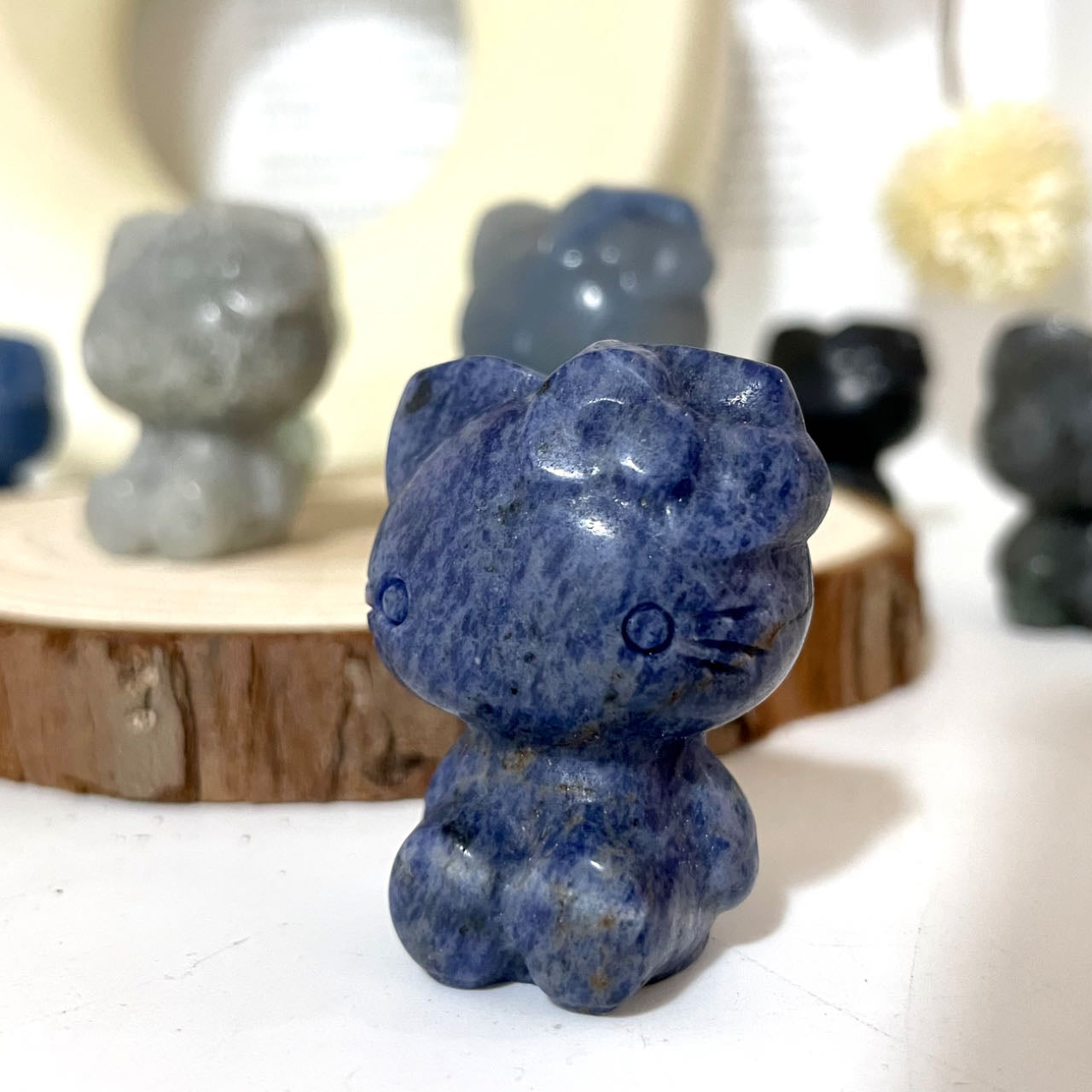 Different Maerail Hello Kitty Crystal Stochastic 10PCS Rose Quartz Clear Quartz Black Obsidian Green Aventurine Kiwi Jasper Healing Crystal From IG Crystal