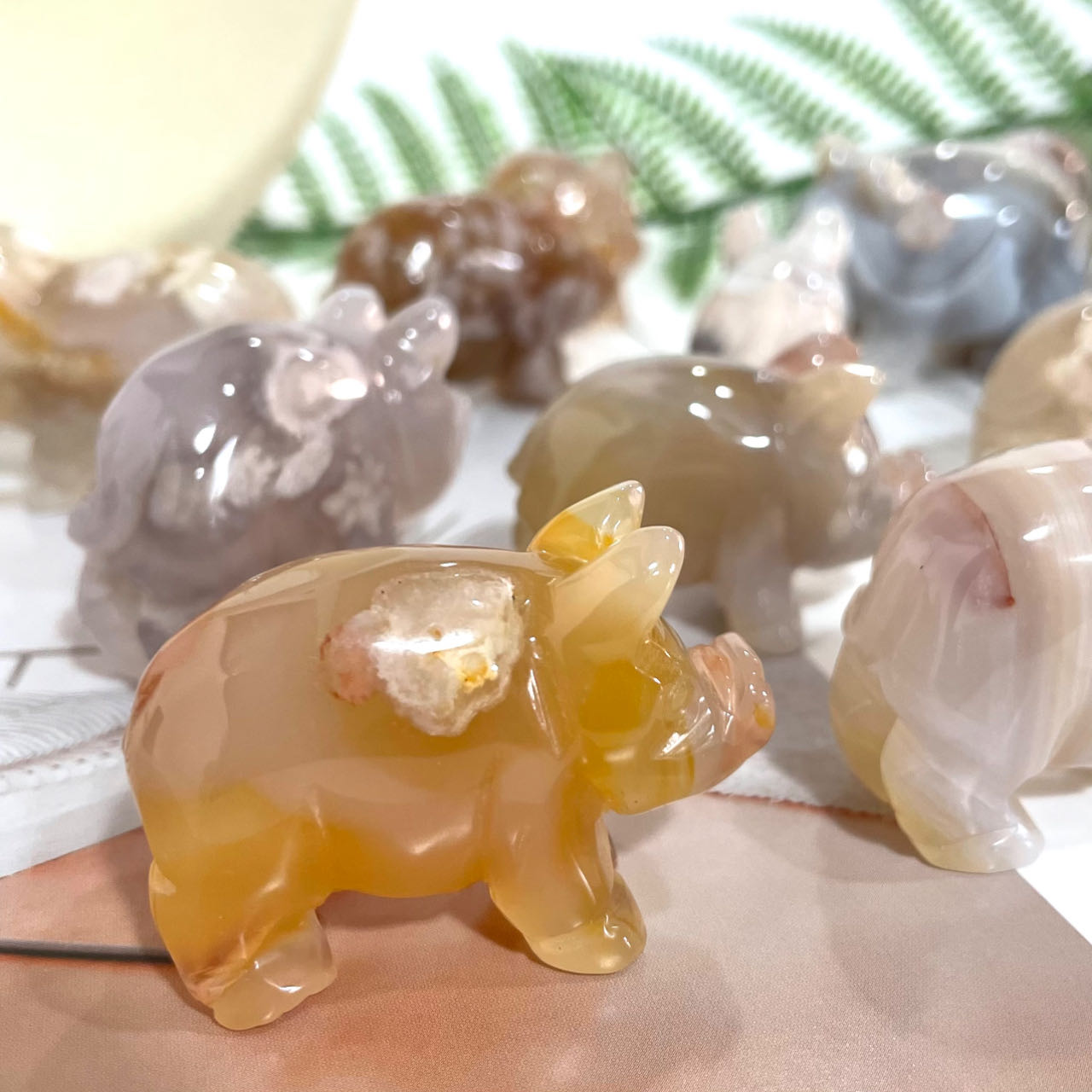 2 Counts Flower Agate Pig Crystal Healing Crystal Home Decoration From IG Crystal