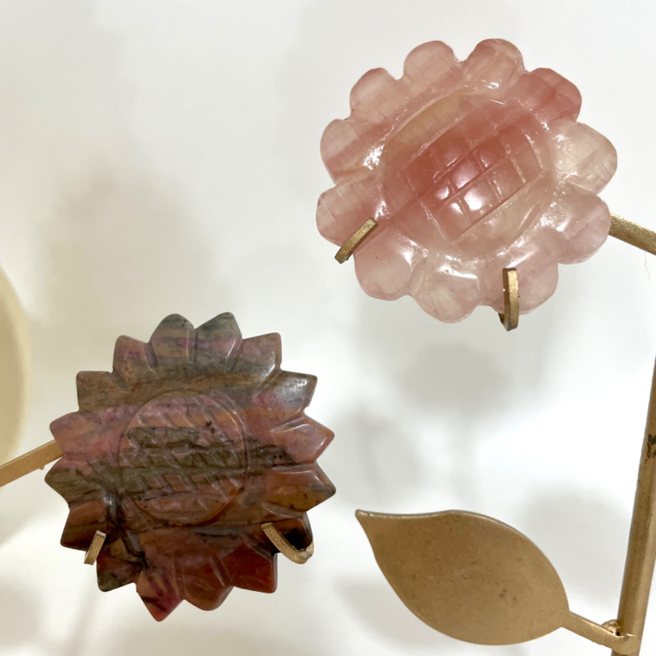 Sunflower Crystal Table Decoration Stochastic 1PCS Flourite Amethyst Rose Quartz Yooperlite From IG Crystal