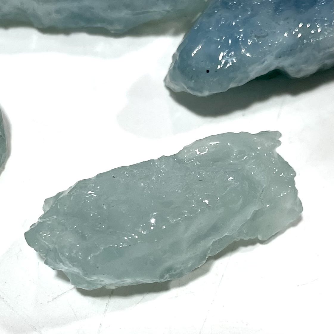 2~4 Counts 100g Natural Aquamarine Chunks Raw Rough Stone For Cabochon Reiki Crytsal Healing Home decor Jewelry Card Natural Crystals Healing Stones Crystal Jewelry Shop Pretty Crystals From IG Crystal