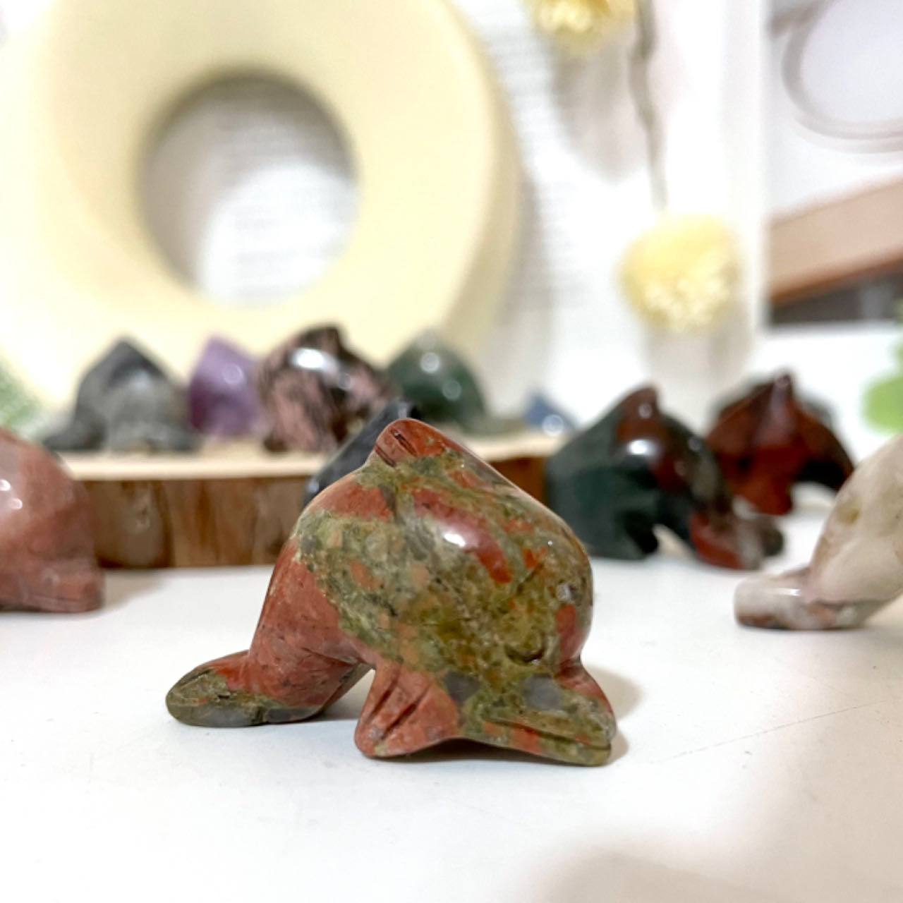 Stochastic 7PCS Different Maerail Dolphin Crystal Rose Quartz Clear Quartz Black Obsidian Green Aventurine Kiwi Jasper Red Jasper Amethyst Yooperlite From IG Crystal