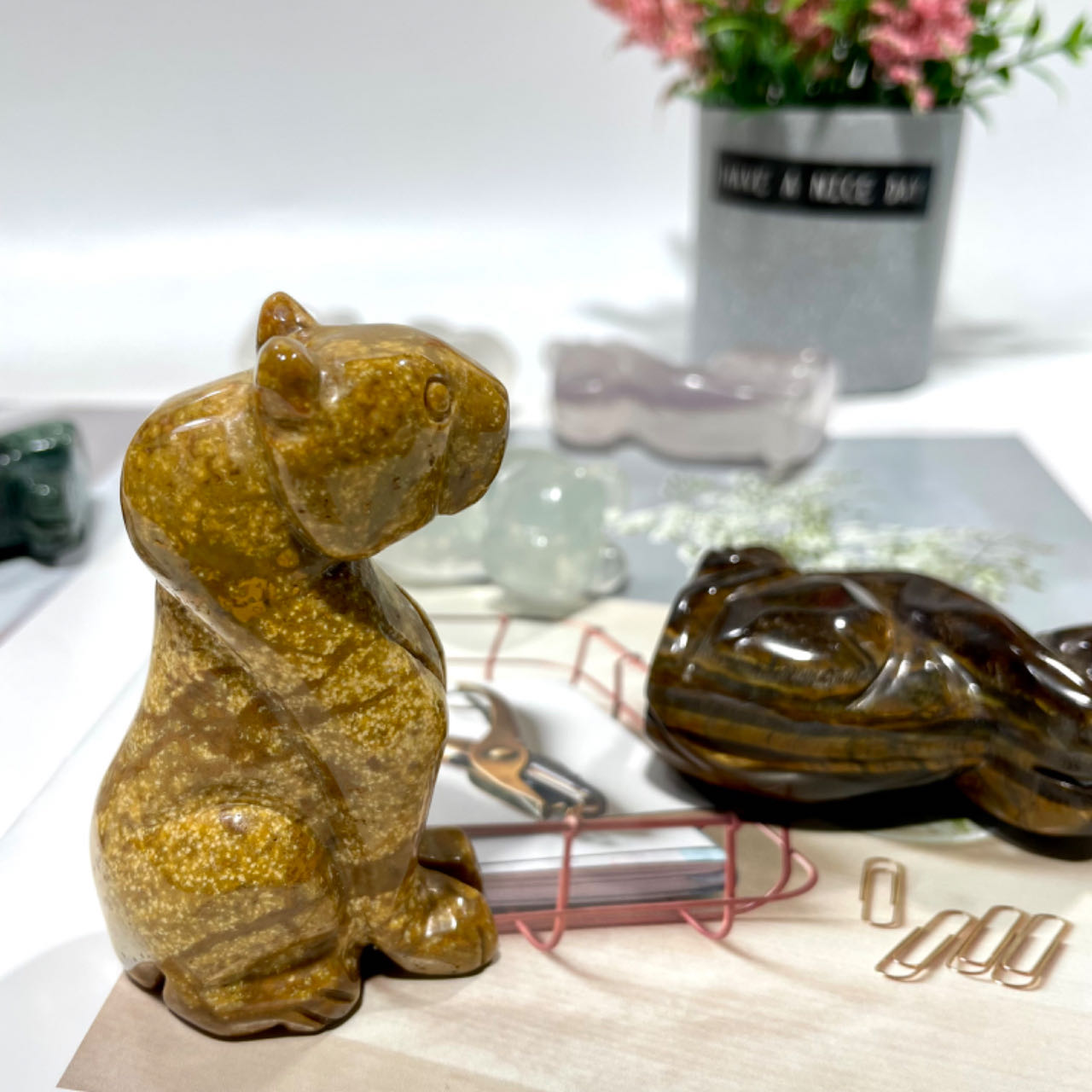 2 Counts Different Materials Leopard Crystal Carvings 3 Inches Ocean Jasper Yellow Tiger Eyes Fluorite Healing Stone Home Decoration From IG Crystal