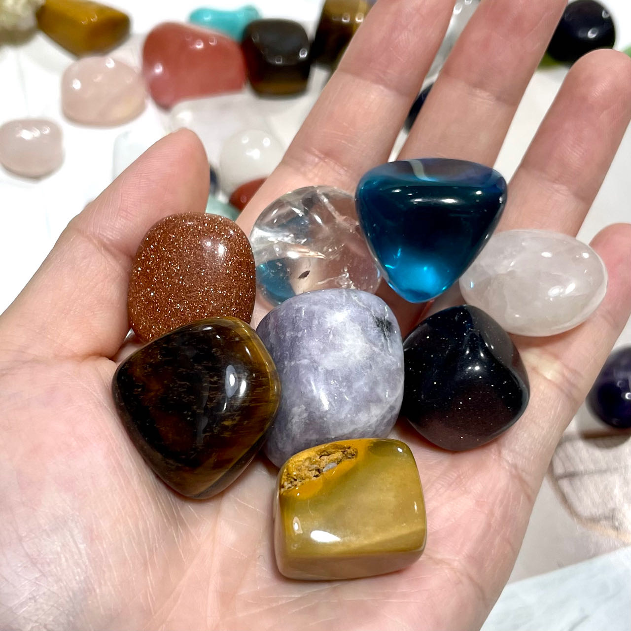 800g Different Materials Crystal Stone Irregular Stone Clear Quartz Amethyst Opalite Tiger Eyes Green Aventurine Moonkaite Jasper Healing Stone Home Decoration From IG Crystal