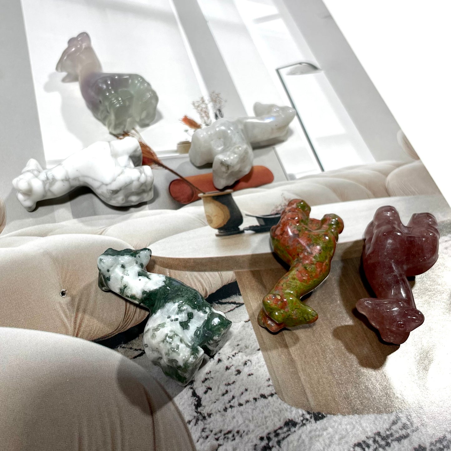 Different Material 4CM Height Small Giraffe Crystal Carvings 8 Counts Rose Quartz Clear Quartz Yellow Tiger Eye Amethyst Sodalite Green Aventurine Rohdnite Kiwi Jasper Healing Crystal Home Decoration From IG Crystal
