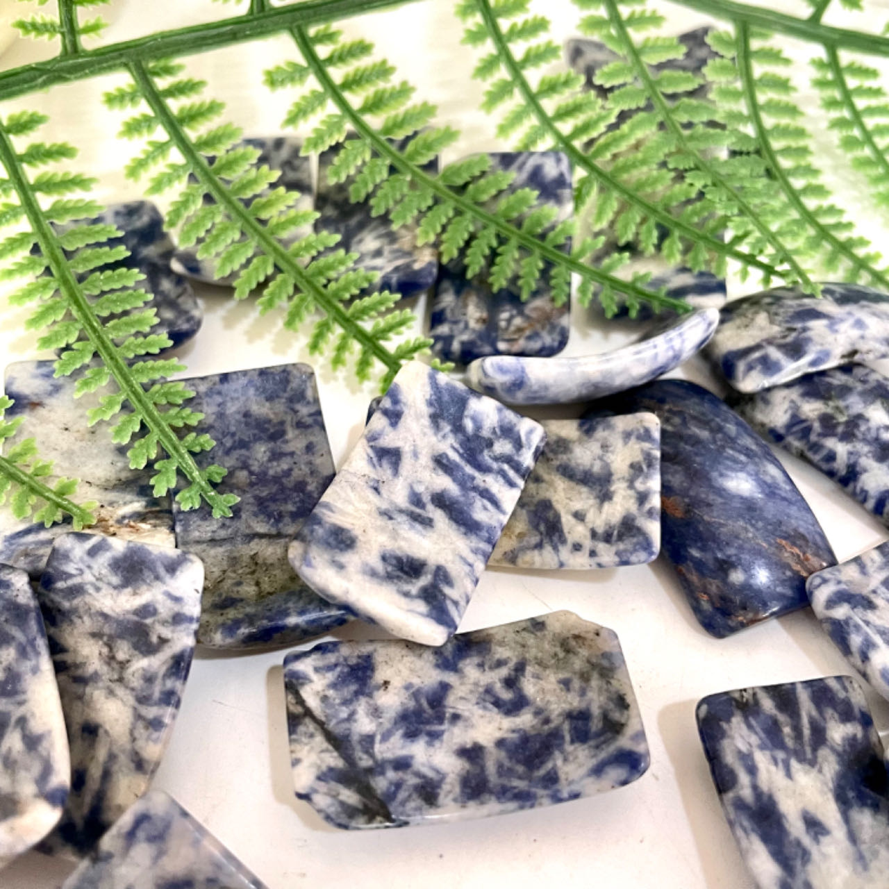350g Natural Sodalite Crystals Raw Rough Slice Stones Slice Chunks Stone For Cabochon Reiki Crytsal Healing Home Decor From IG Crystal