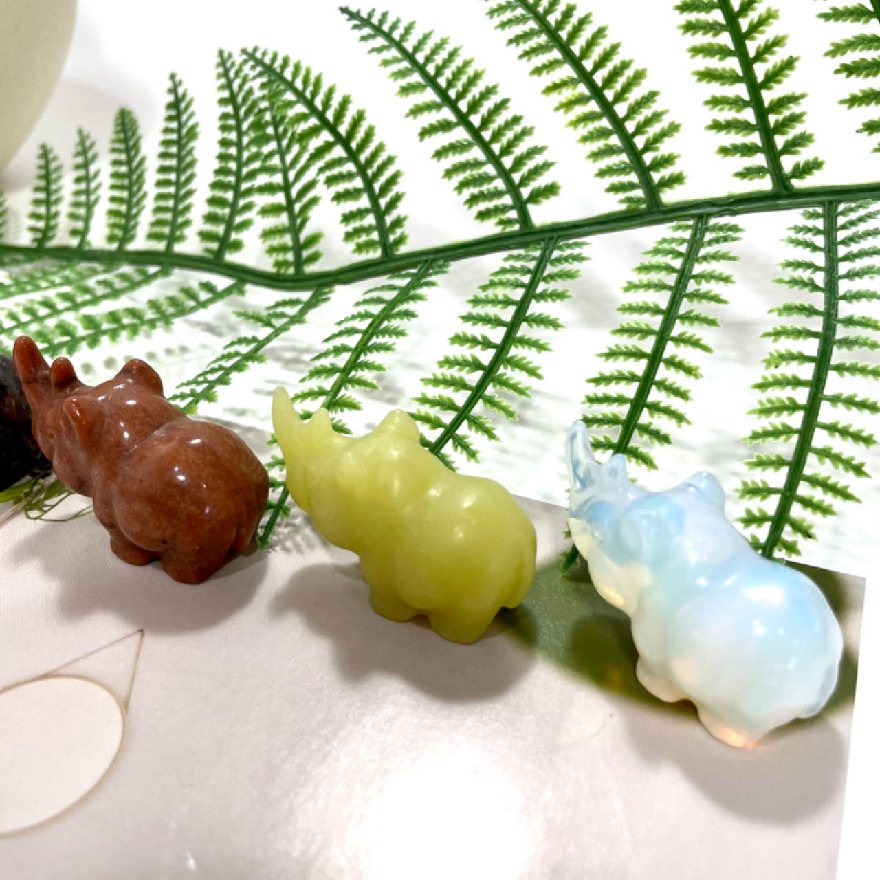 10 Counts Different Material 4CM Rhinoceros Crystal Rose Quartz Clear Quartz Kiwi Jasper Sodalite Amethyst Opalite Unakite Healing Crystal From IG Crystal