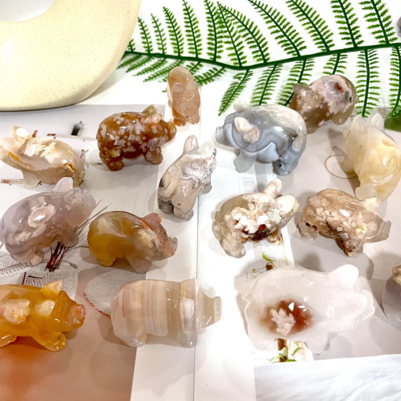 2 Counts Flower Agate Pig Crystal Healing Crystal Home Decoration From IG Crystal