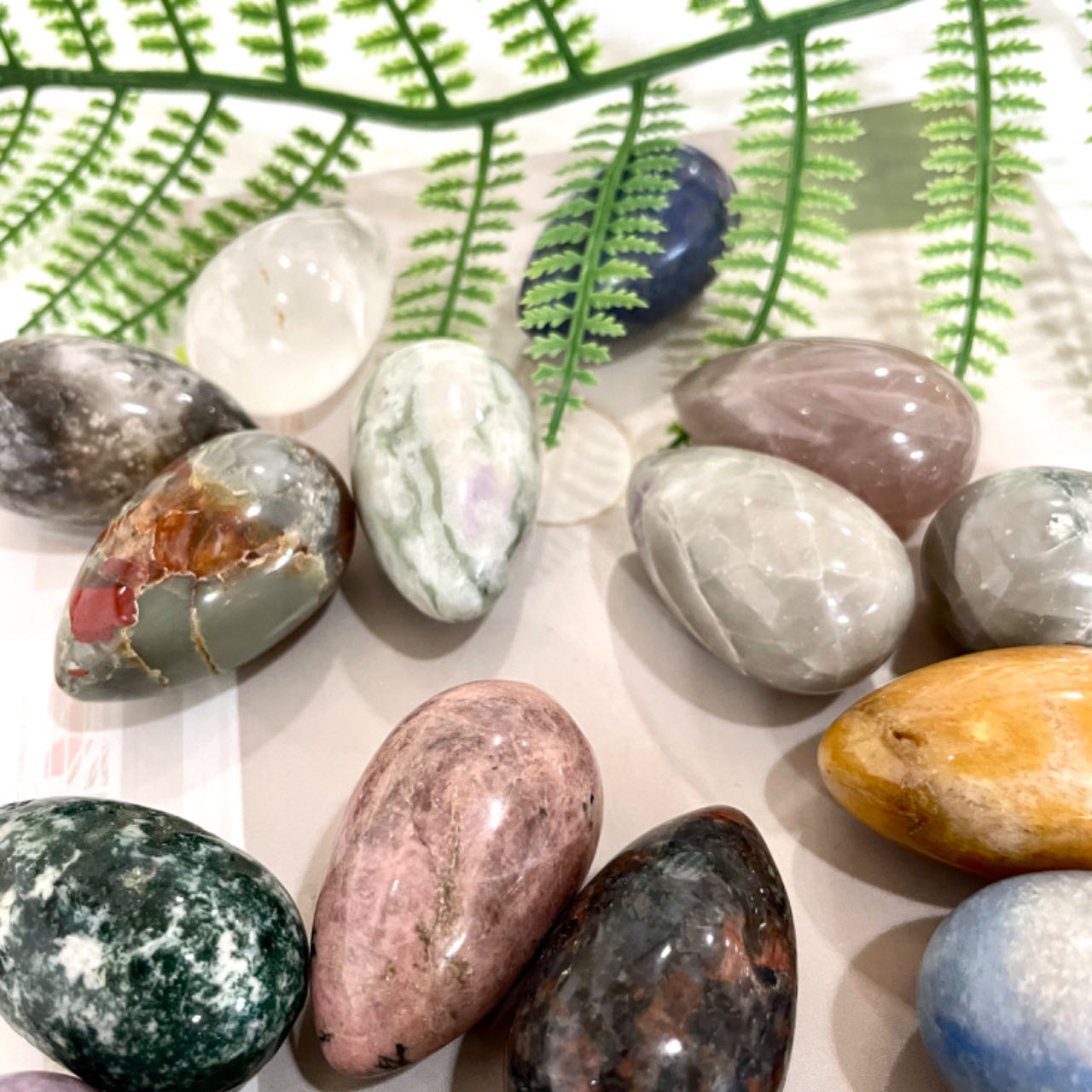 IG Crystal 10 Counts Different Material 4CM Egg Crystal Rose Quartz Clear Quartz Kiwi Jasper Sodalite Amethyst Opalite Unakite Healing Crystal