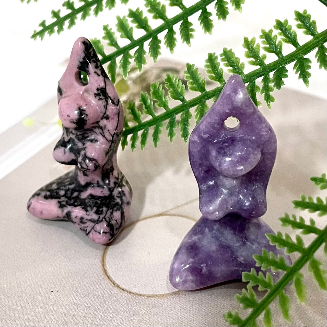 10 Counts Different Material Yoga Lady Crystal Rose Quartz Clear Quartz Kiwi Jasper Sodalite Amethyst Opalite Unakite Healing Crystal From IG Crystal