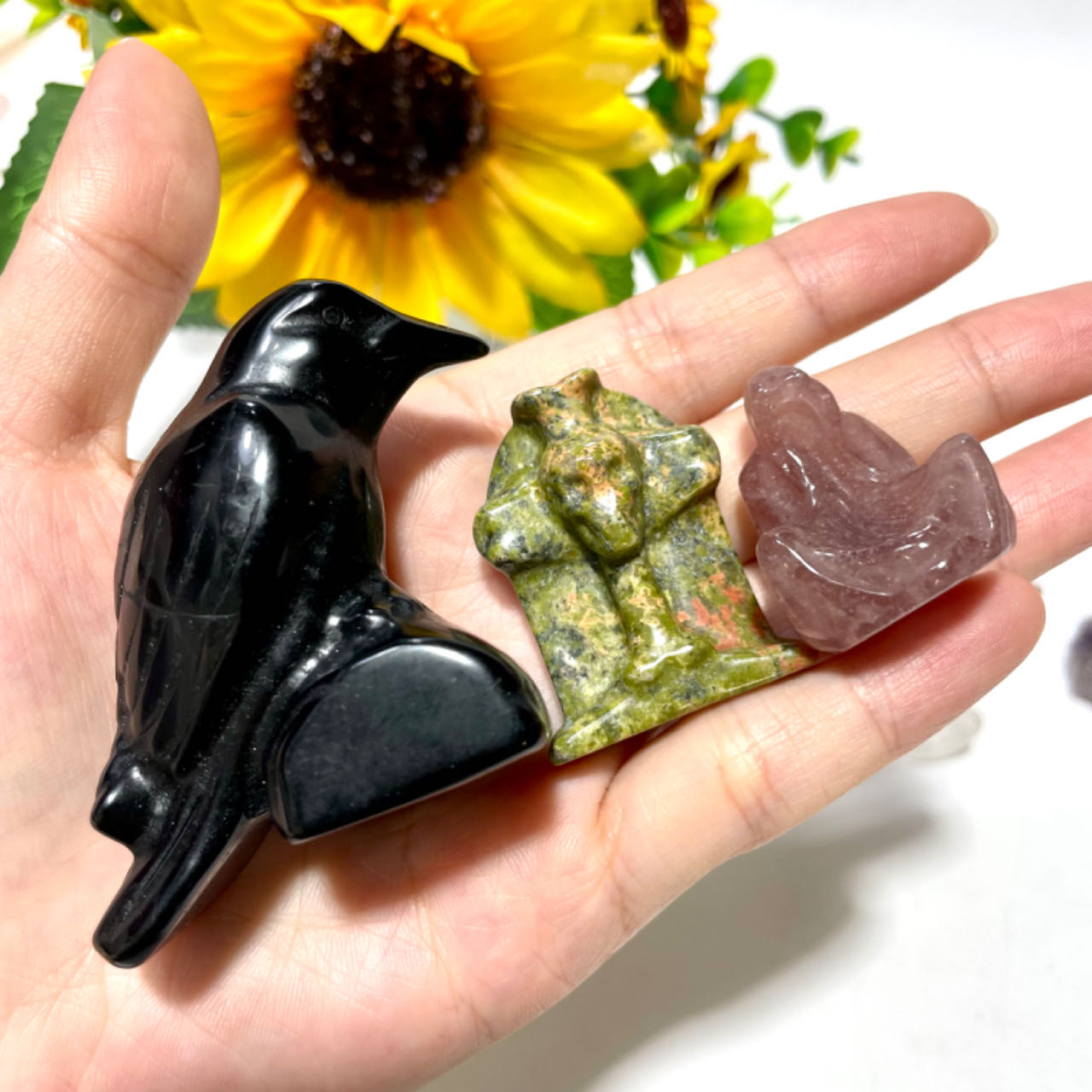 Halloween Various Materials 4CM Gravestone 5CM Black Obsidian Crow 3CM Death Crystal Carvings Set Rose Quartz Clear Quartz Yellow Tiger Eye Amethyst Sodalite Green Aventurine Rohdnite Kiwi Jasper Healing Crystal Home Decoration From IG Crystal