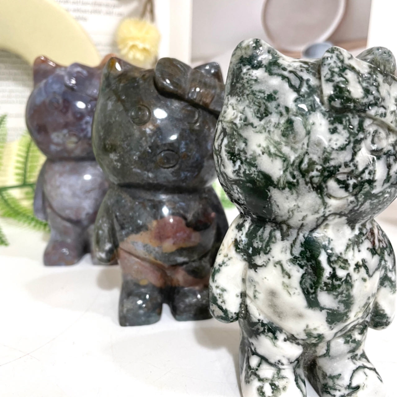 Moss Agate Crystal Hello Kitty Stochastic 1PCS Healing Stone Home Decoration From IG Crystal