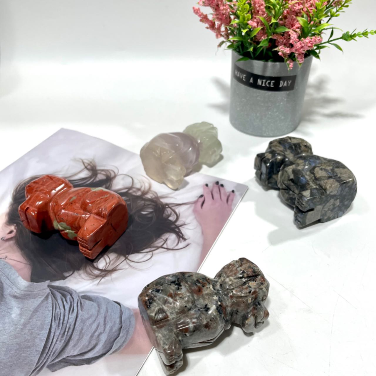 2 Counts Different Materials Lion Crystal Carvings 3 Inches Red Jasper Yooperlite Que Sera Fluorite Healing Stone Home Decoration From IG Crystal