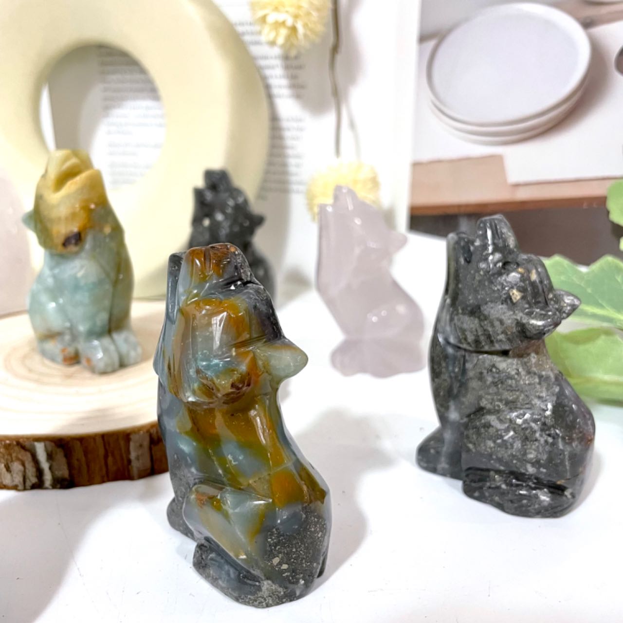 Different Maerail Wolf Crystal Stochastic 2PCS Rose Quartz Clear Quartz Black Obsidian Green Aventurine Kiwi Jasper Carribean Calcit Yellow Tiger Eyes From IG Crystal