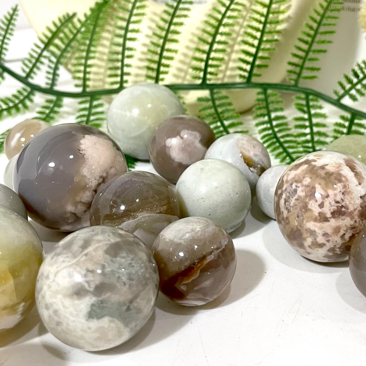 5~7 Counts Small Green Flower Agate Balls 2~4cm Healing Stone Home Decoration From IG Crystal