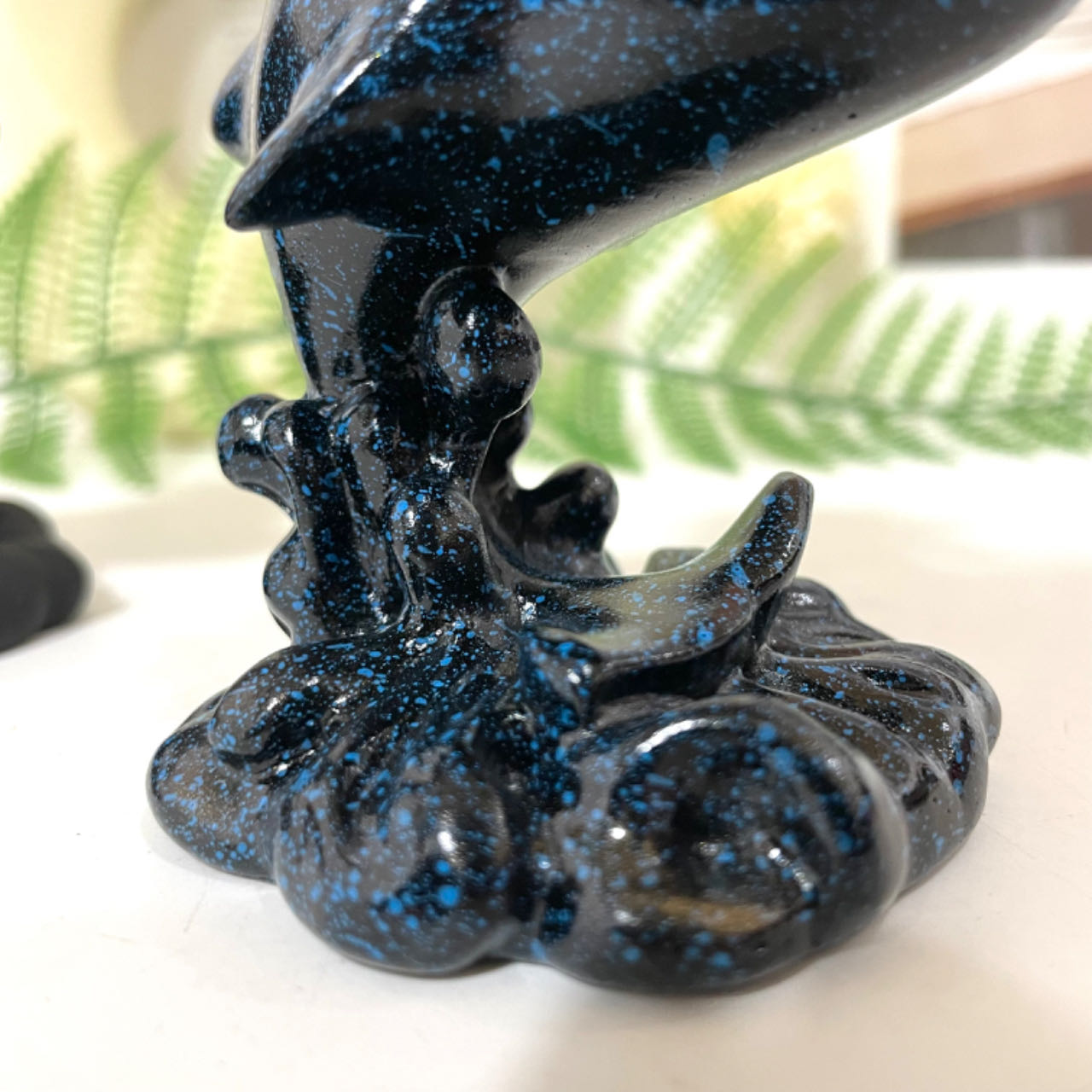 2PCS Dolphin Stand Black Blue Healing Stone Home Decoration For Crystal Ball From IG Crystal