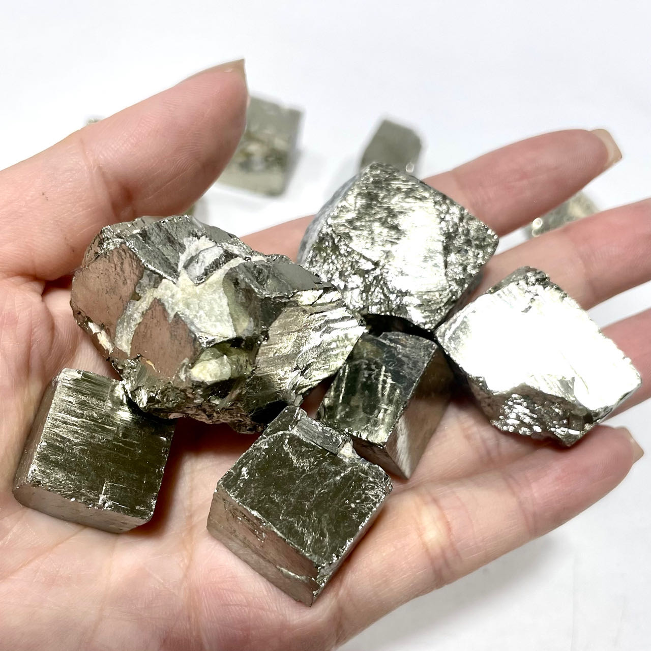 Pyrite Crystal Stone for Tumbling Cabbing Decoration Polishing Quartz Ore Crystals Stone Ornaments Home Decor Gift From IG Crystal