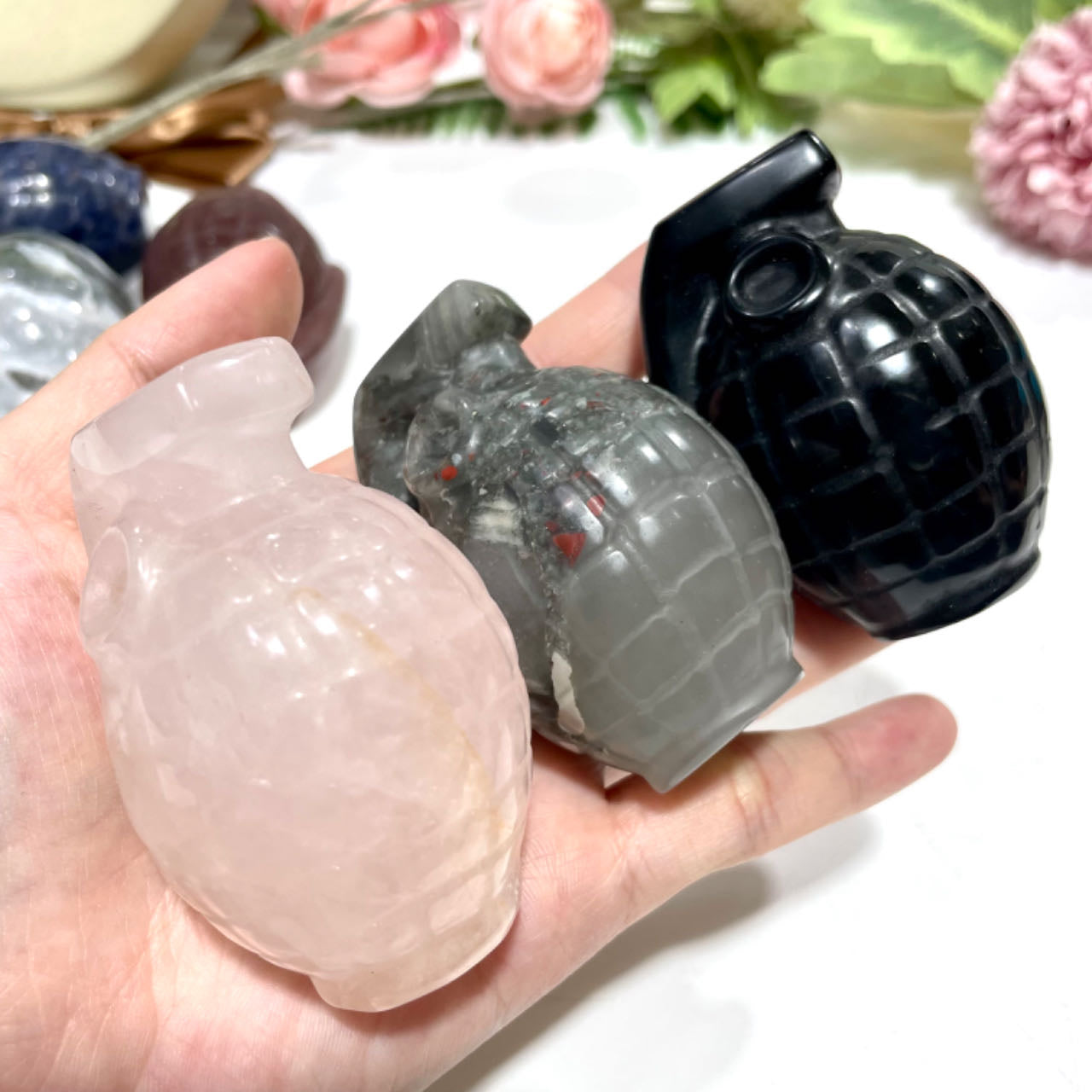 4 Counts Different Materials Bomb Crystal Rose Quartz Black Obsidian Moss Agate Strawberry Quartz Red Jasper Africa Blood Stone Healing Crystal Home Decoration From IG Crystal