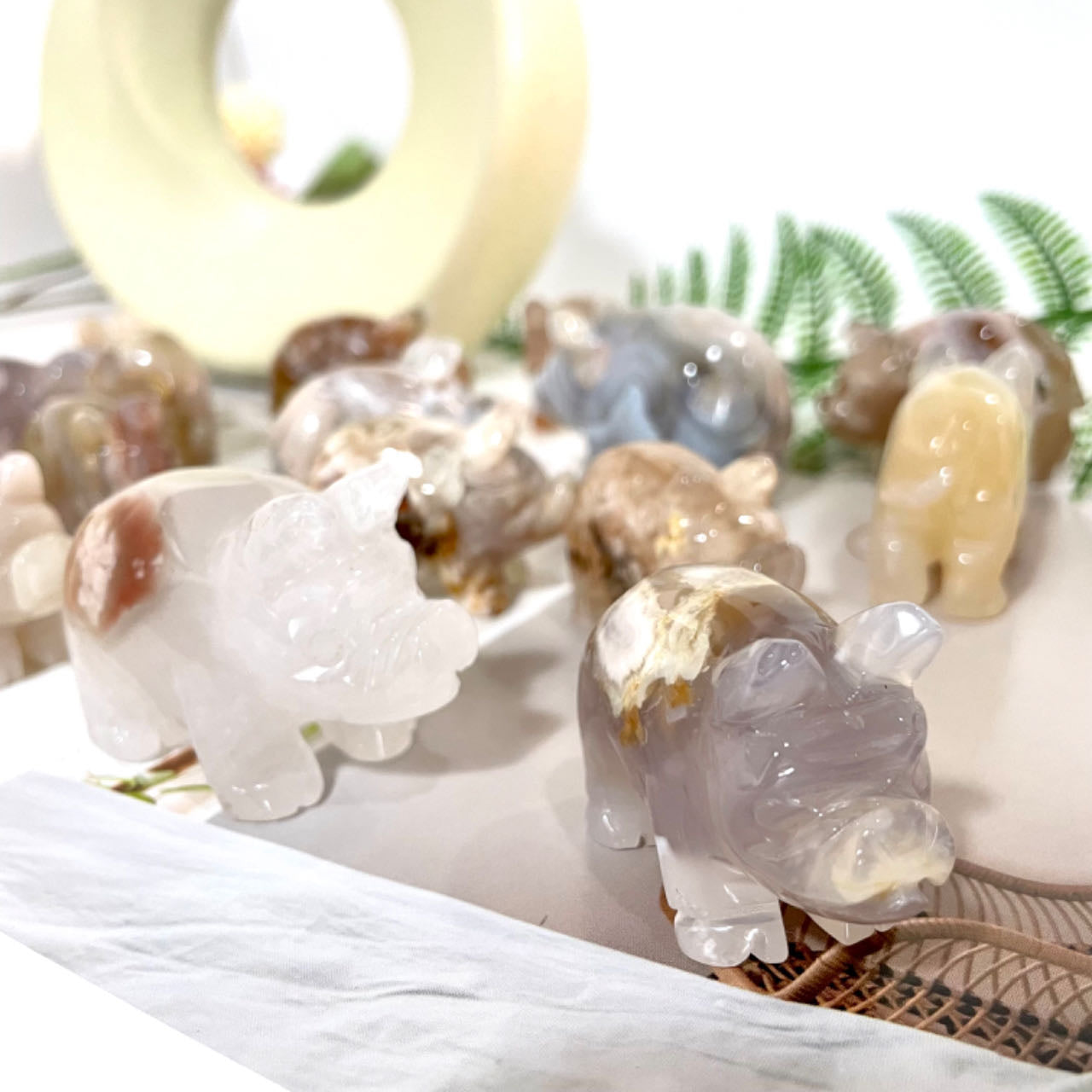 2 Counts Flower Agate Pig Crystal Healing Crystal Home Decoration From IG Crystal