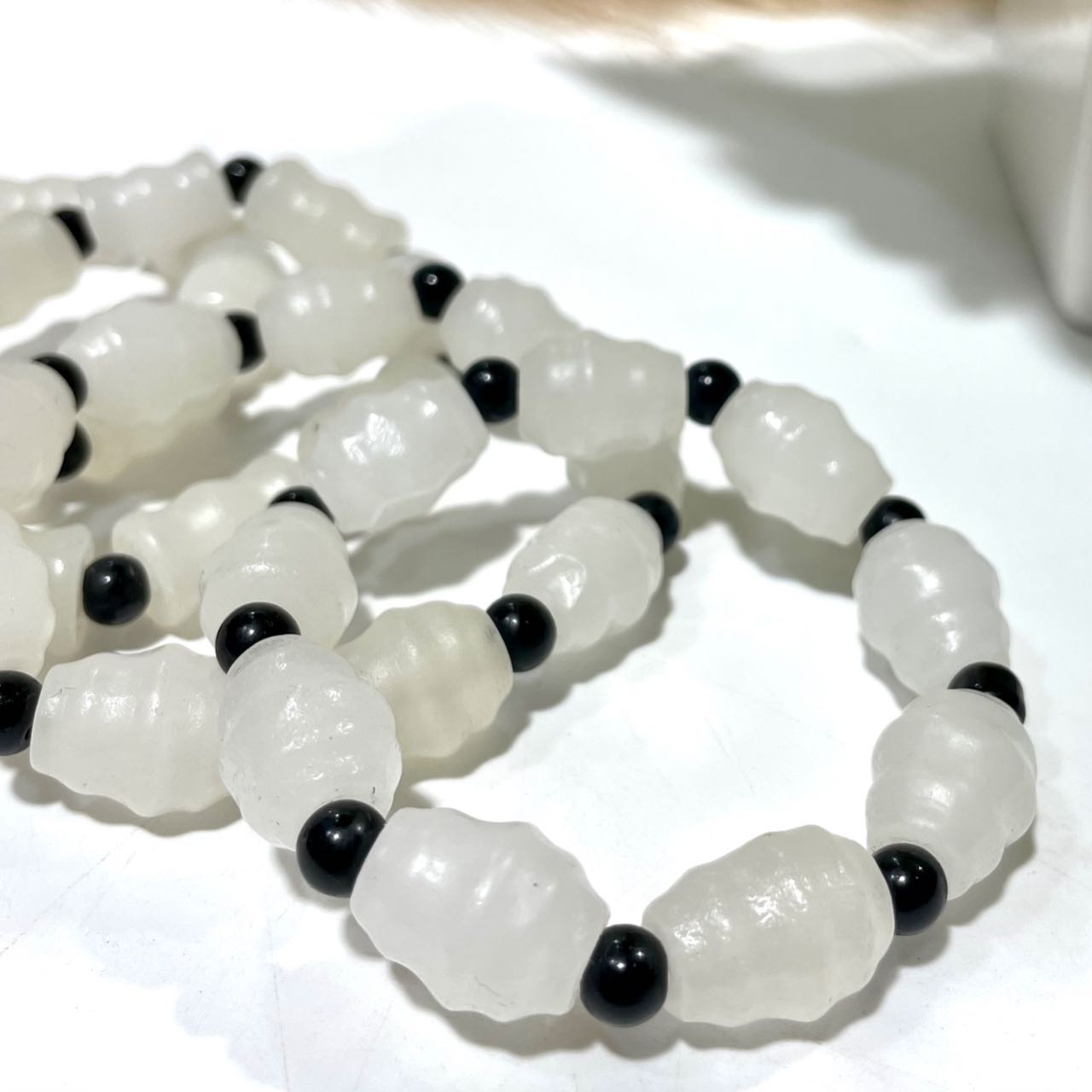 4 Counts Afghanistan White Jade Bracelets Natural Crystals Healing Stones Crystal Jewelry Shop Pretty Crystals From IG Crystal