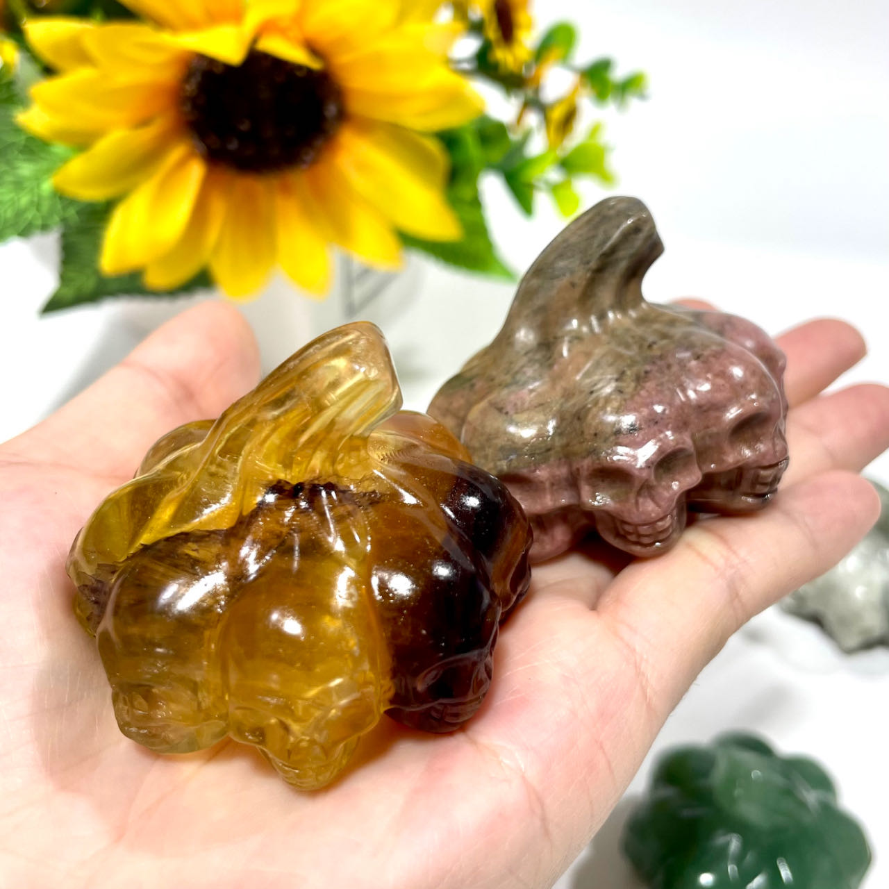 IG Crystal 2 Counts Halloween Pumpkin Skull Crystal Carving Healing Crystal Gem Reiki Healing Home Decor Crystal Jewelry Shop Pretty Crystals