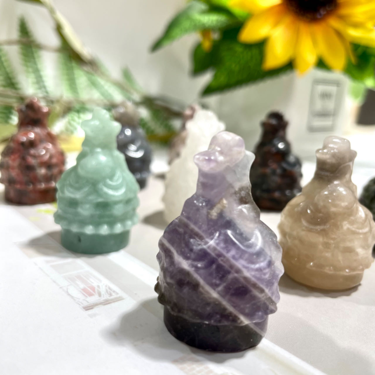 6 Counts Different Material Christmas Hat Crystal Clear Quartz Rose Quartz Lavakite Red Obsidian Fire Quartz Amethyst Green Aventurine Healing Stone Home Decoration From IG Crystal