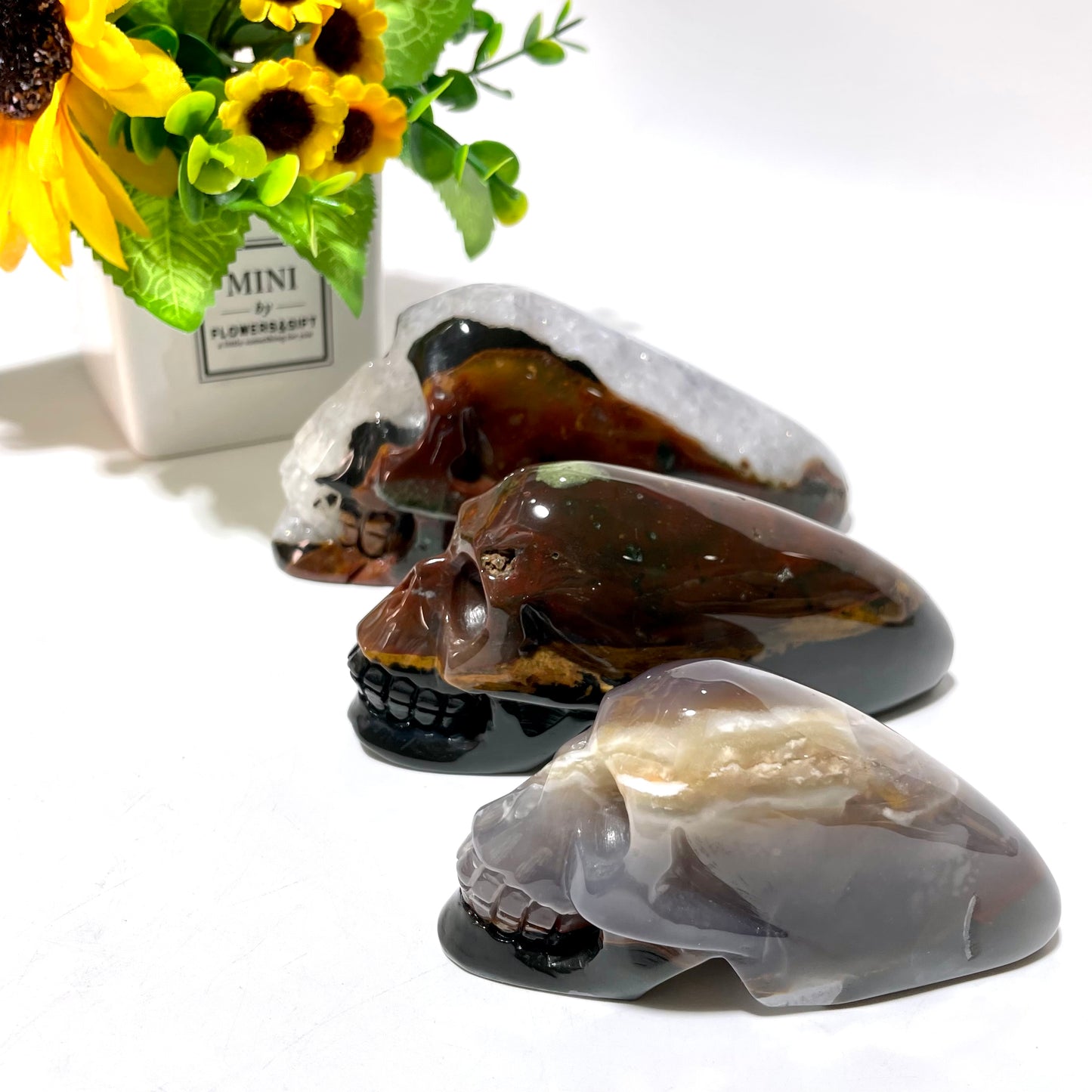 India Agate Skull Crystal Carving Natural Stone Gem Mining Chakra Balancing Reiki Healing Crystal Mystery Crystal Display Crystal Shopping Online Home Office Decor From IG Crystal