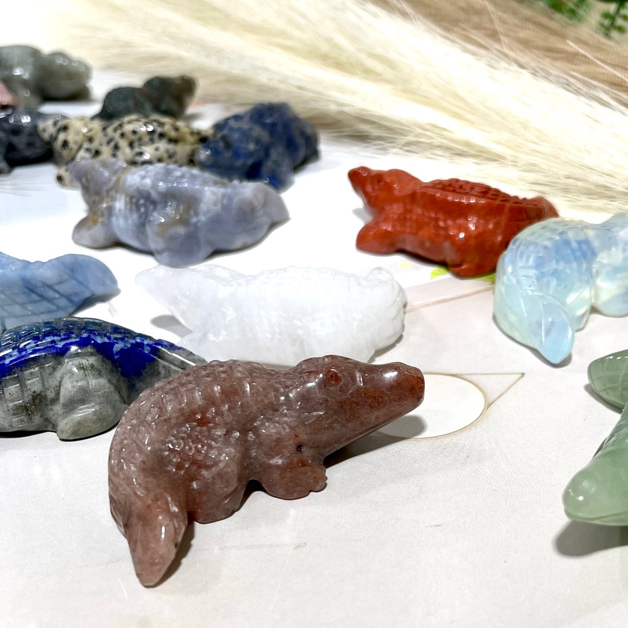 5 Counts Different Material Crocodile Crystal Lavakite Red Obsidian Fire Quartz Strawberry Quartz Opalite Green Aventurine Healing Stone Home Decoration From IG Crystal